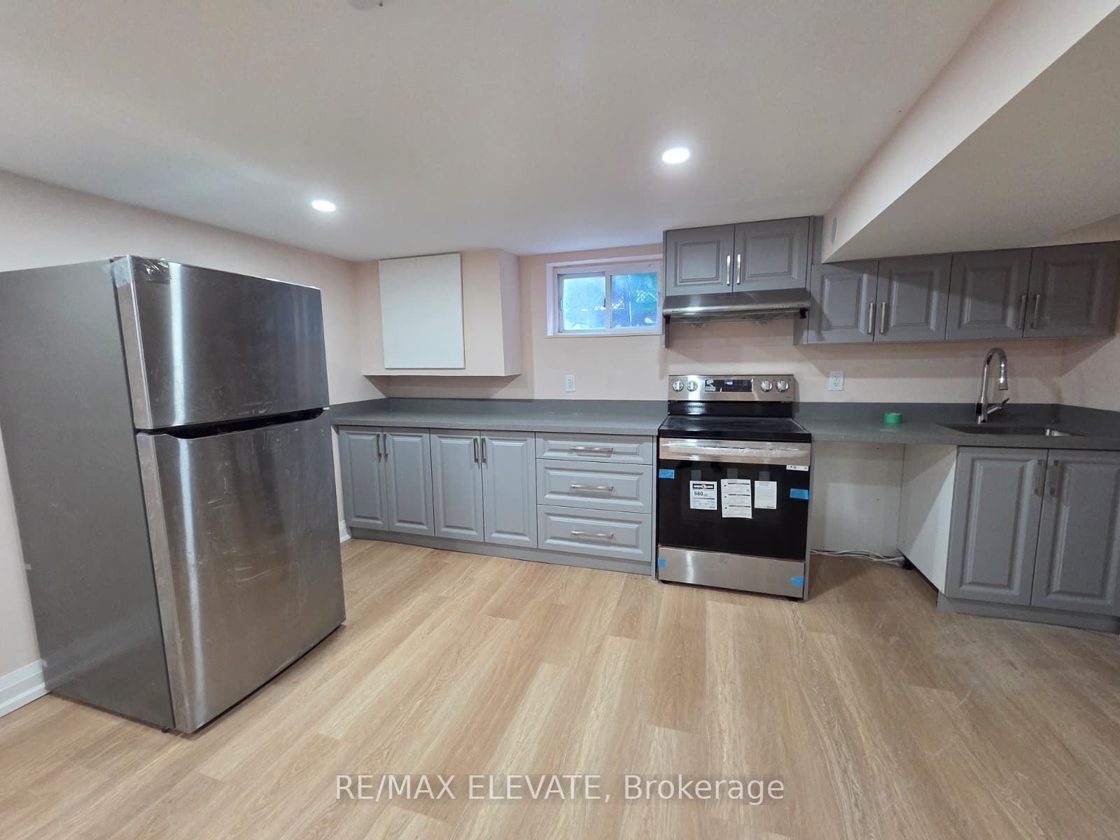 40 Bellamy Road S, Toronto, ON M1M 3P2 photo 3