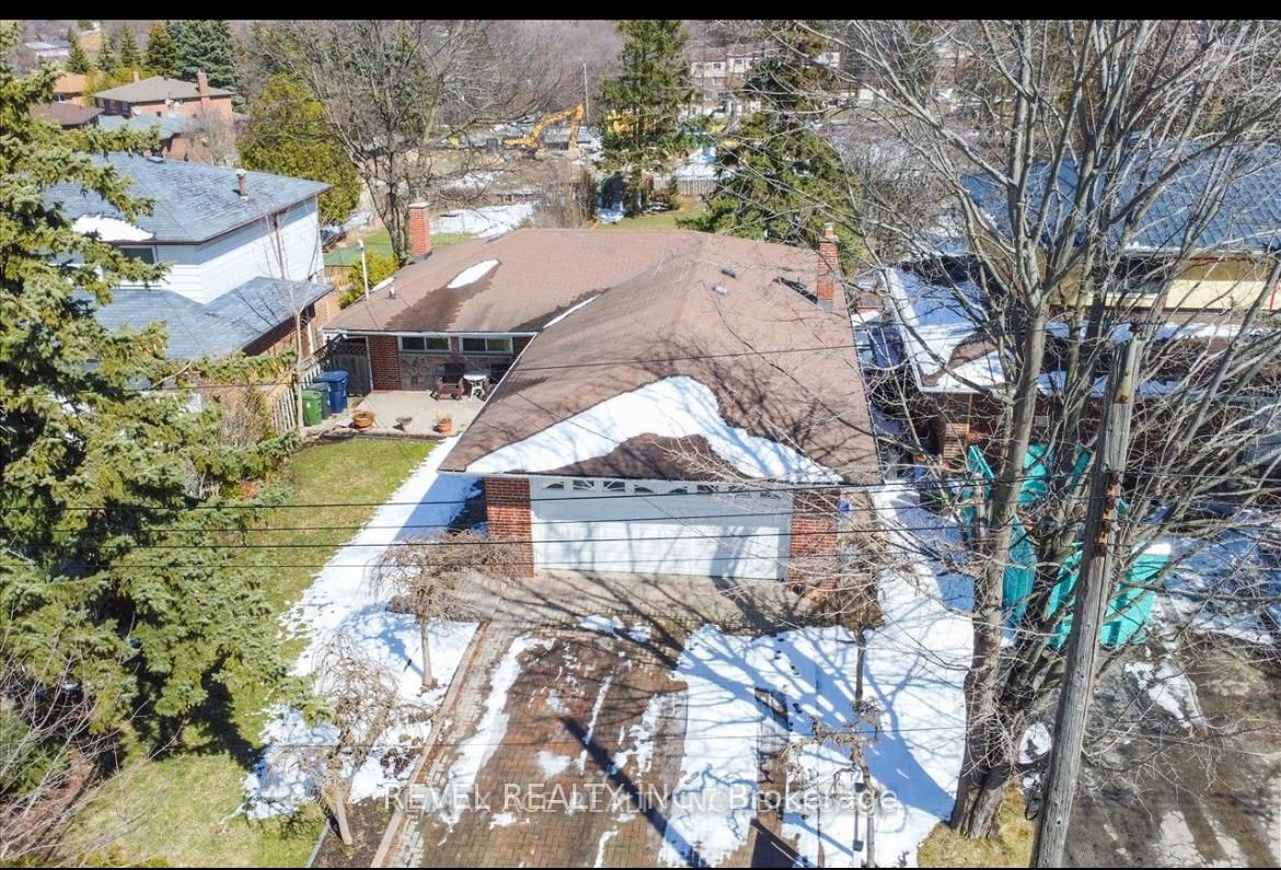 15 Strandhill Road Main, Toronto, ON M1J 3A8 photo 2