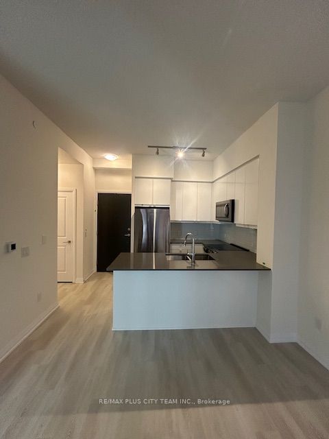 3270 Sheppard Avenue E 626, Toronto, ON M1T 3K3 photo 4