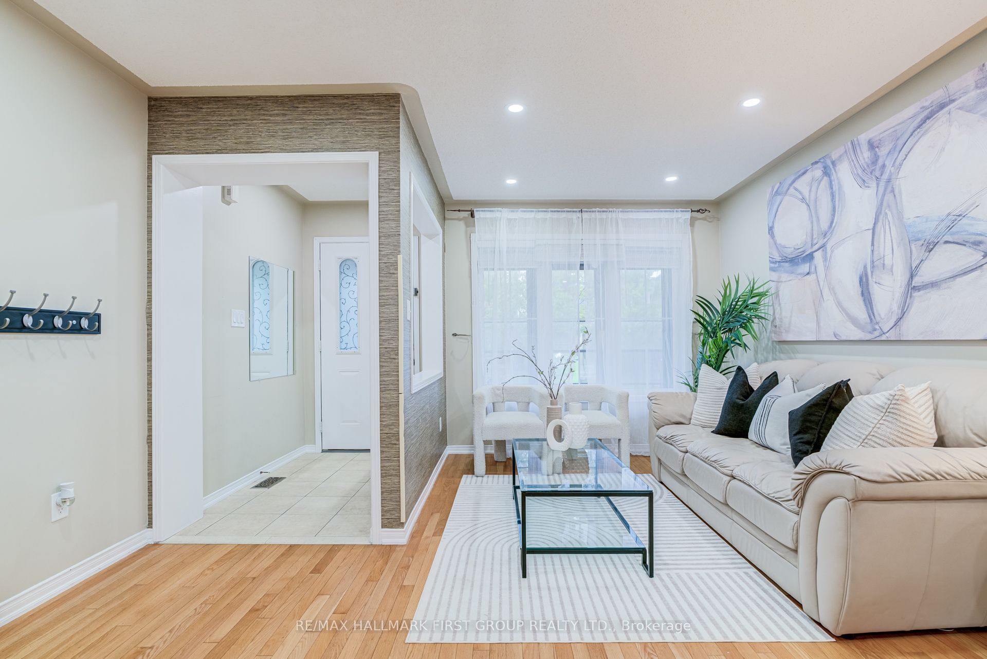 6 Tansley Crescent, Ajax, ON L1Z 1Y5 photo 4