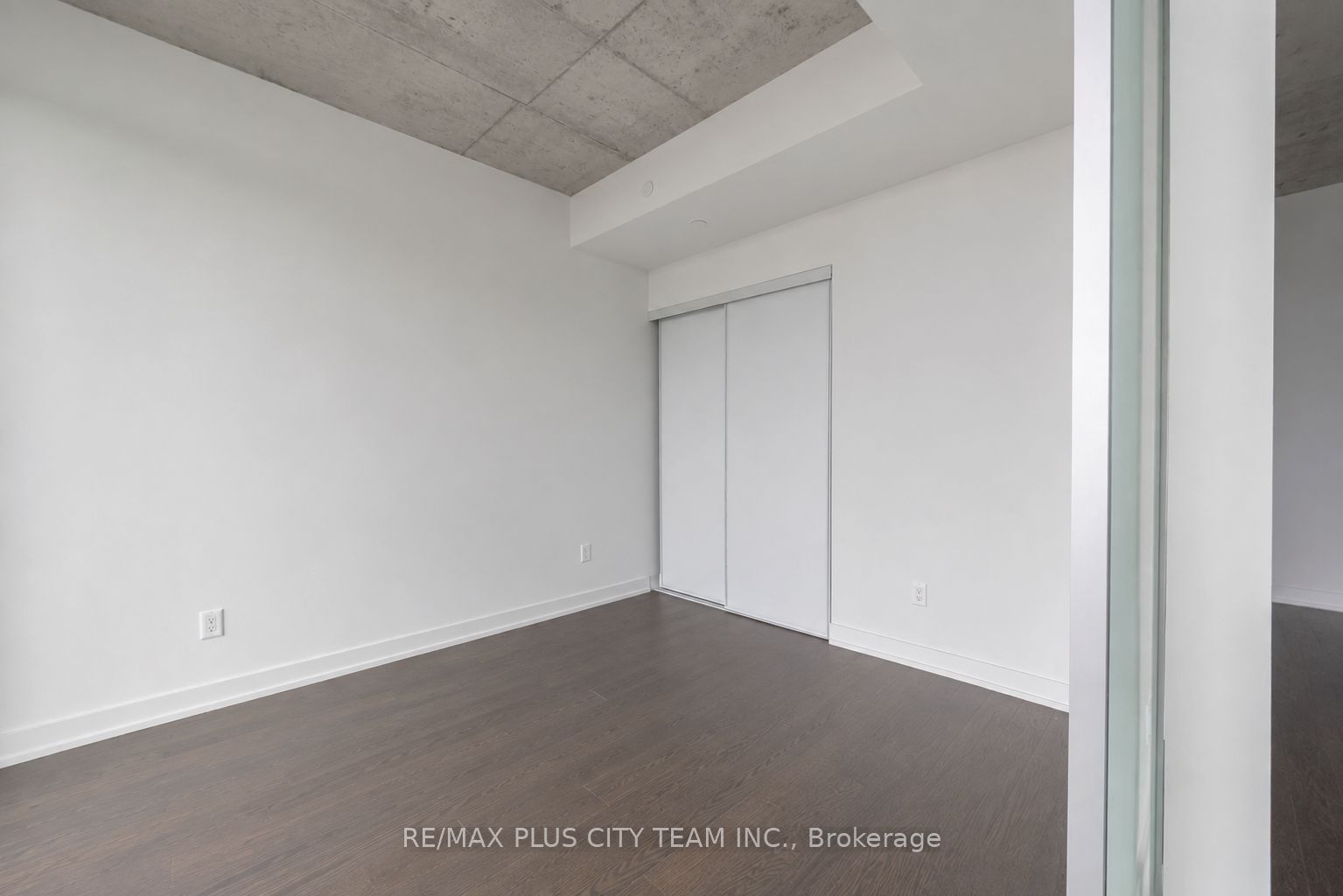 25 Baseball Place 903, Toronto, ON M4M 0E7 photo 5