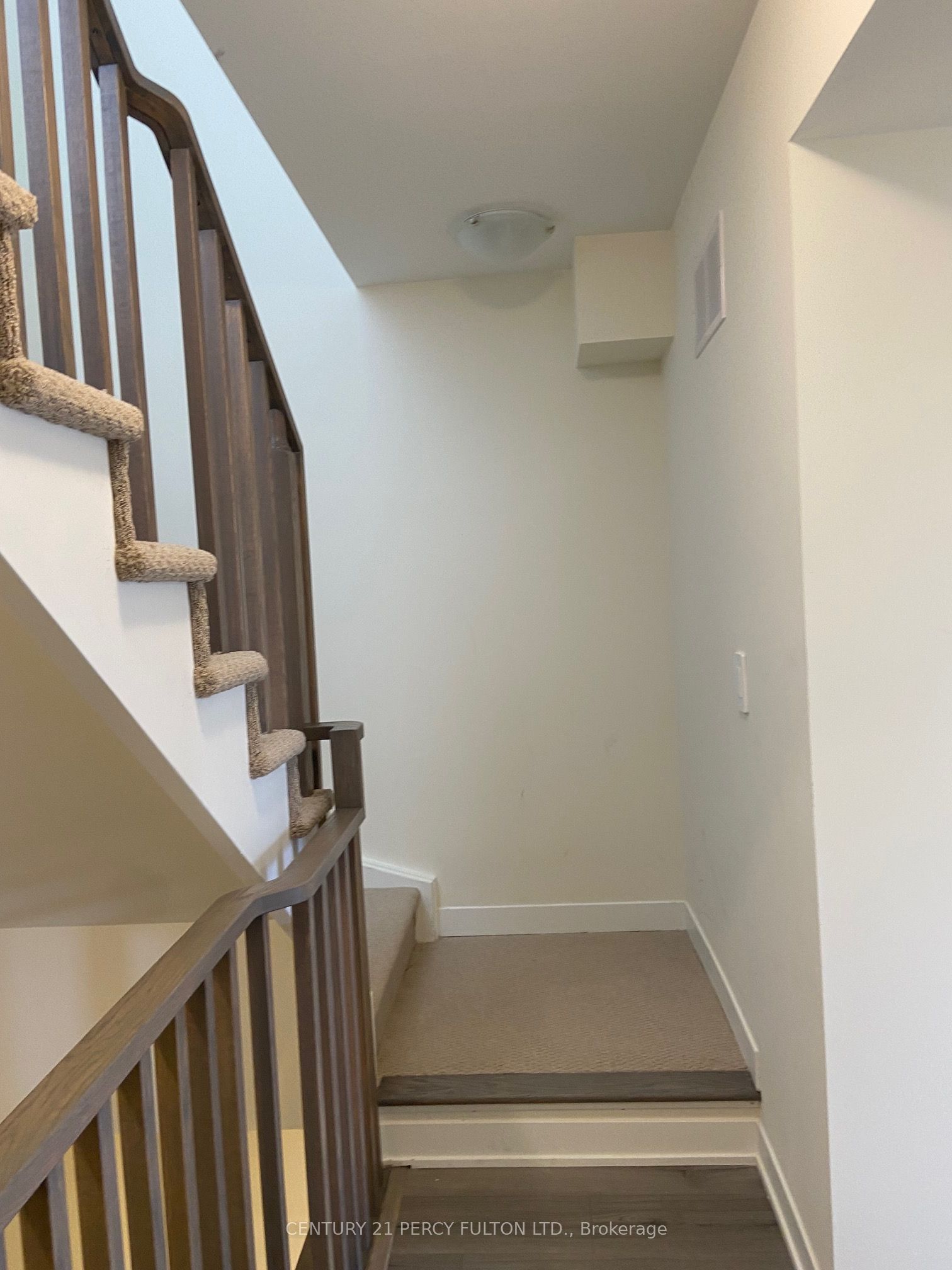 1695 Dersan Street 205, Pickering, ON L1V 2P8 photo 4