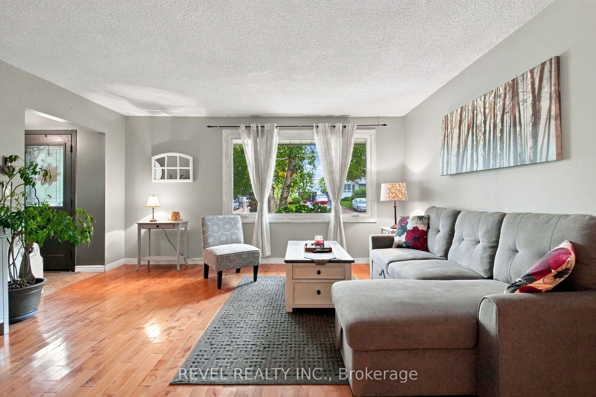 562 Capilano Crescent, Oshawa, ON L1H 7V2 photo 2
