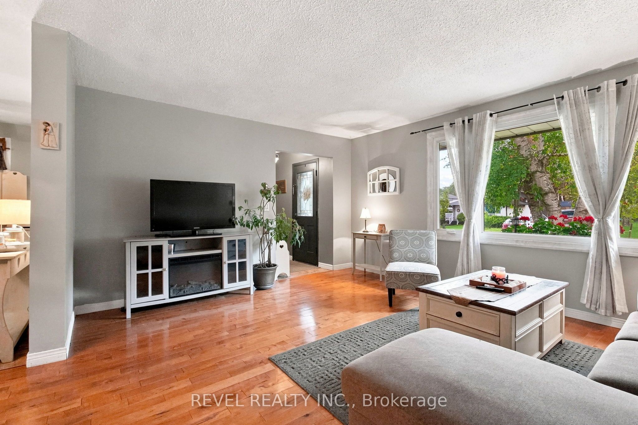 562 Capilano Crescent, Oshawa, ON L1H 7V2 photo 3