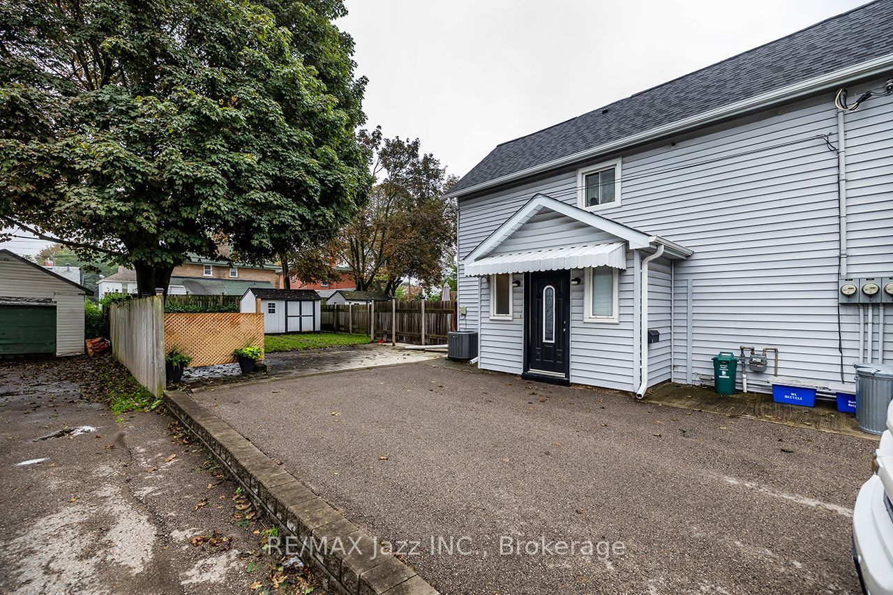 97 Adelaide Avenue E, Oshawa, ON L1G 1Z2 photo 3