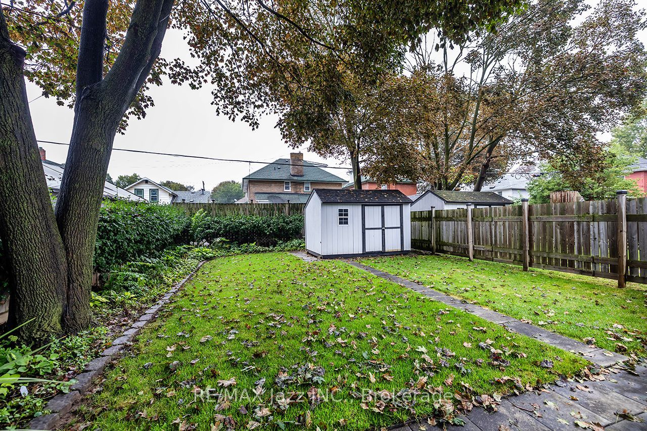 97 Adelaide Avenue E, Oshawa, ON L1G 1Z2 photo 4
