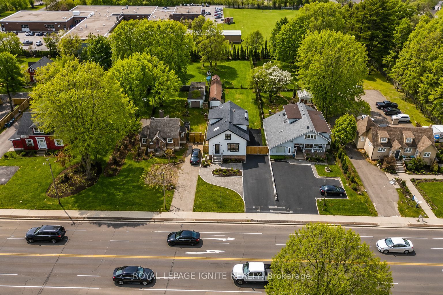 515 Kingston Road W, Ajax, ON L1S 6M1 photo 2
