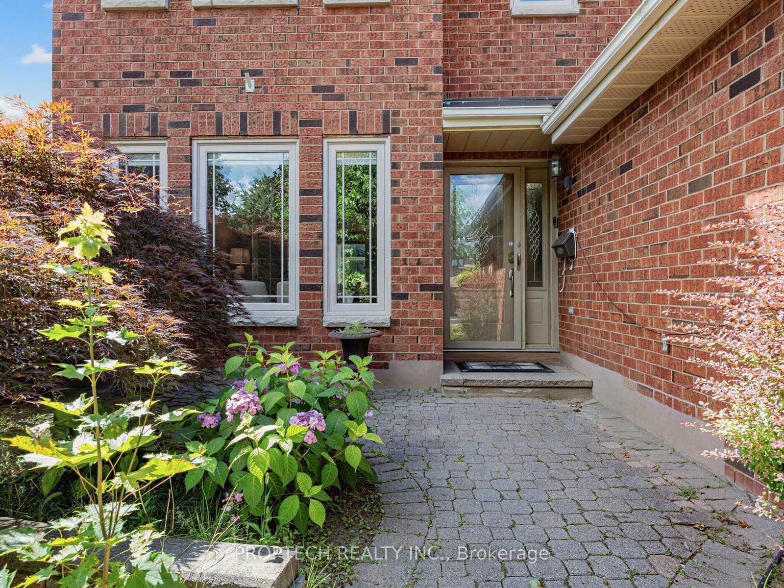 50 Fallingbrook Street, Whitby, ON L1R 1L8 photo 3