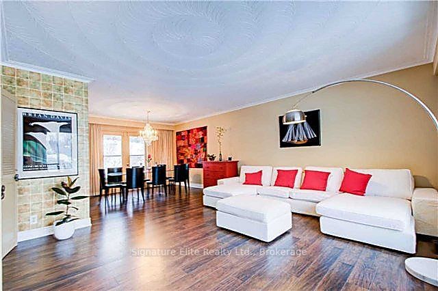 12 Burnview Crescent, Toronto, ON M1H 1B5 photo 4