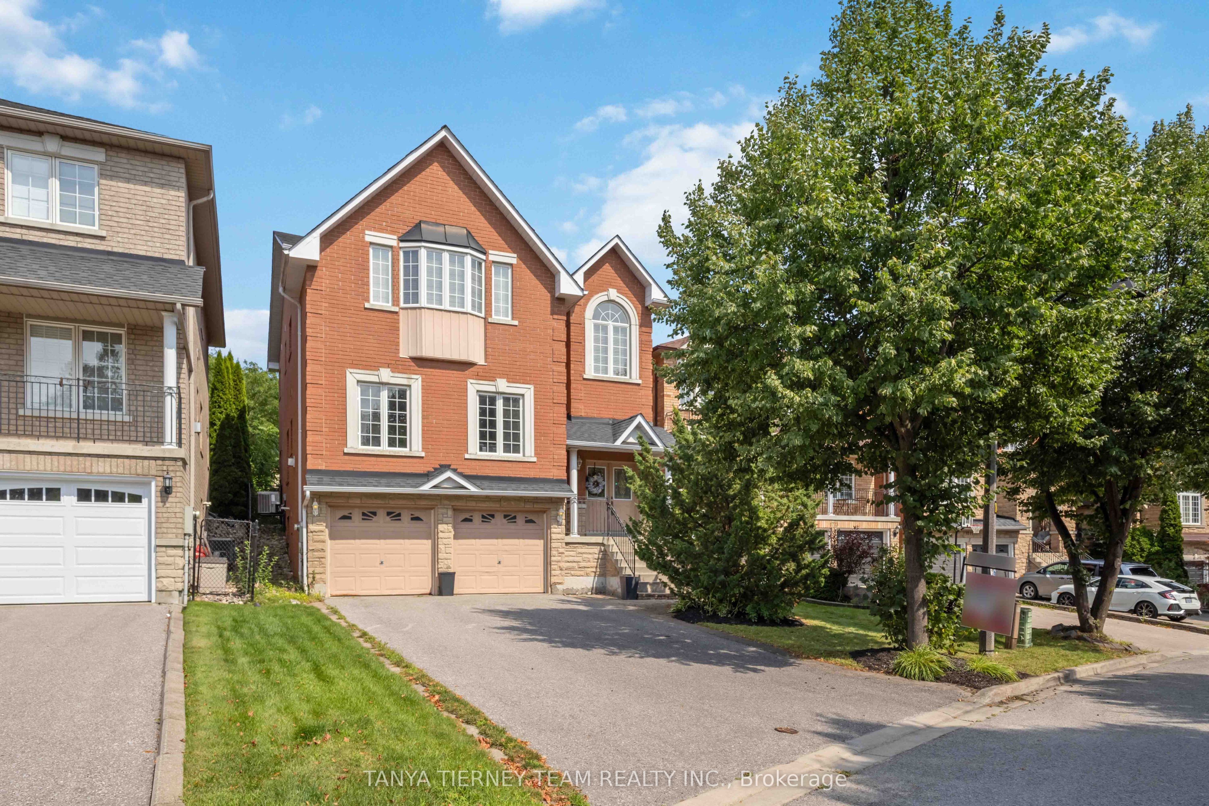 1775 Spartan Court, Pickering, ON L1V 7G6
