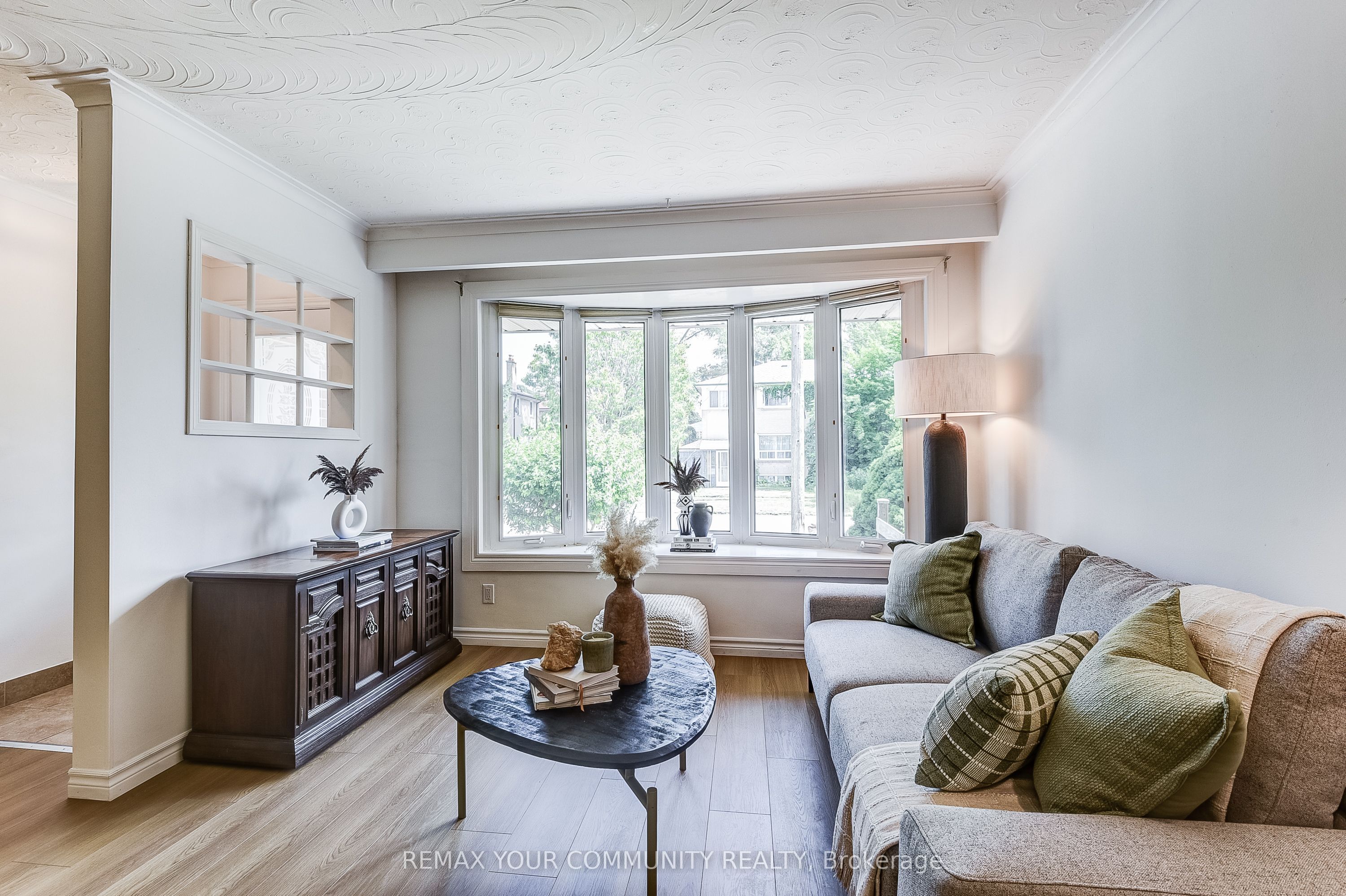53 Glory Crescent, Toronto, ON M1E 2B9 photo 3