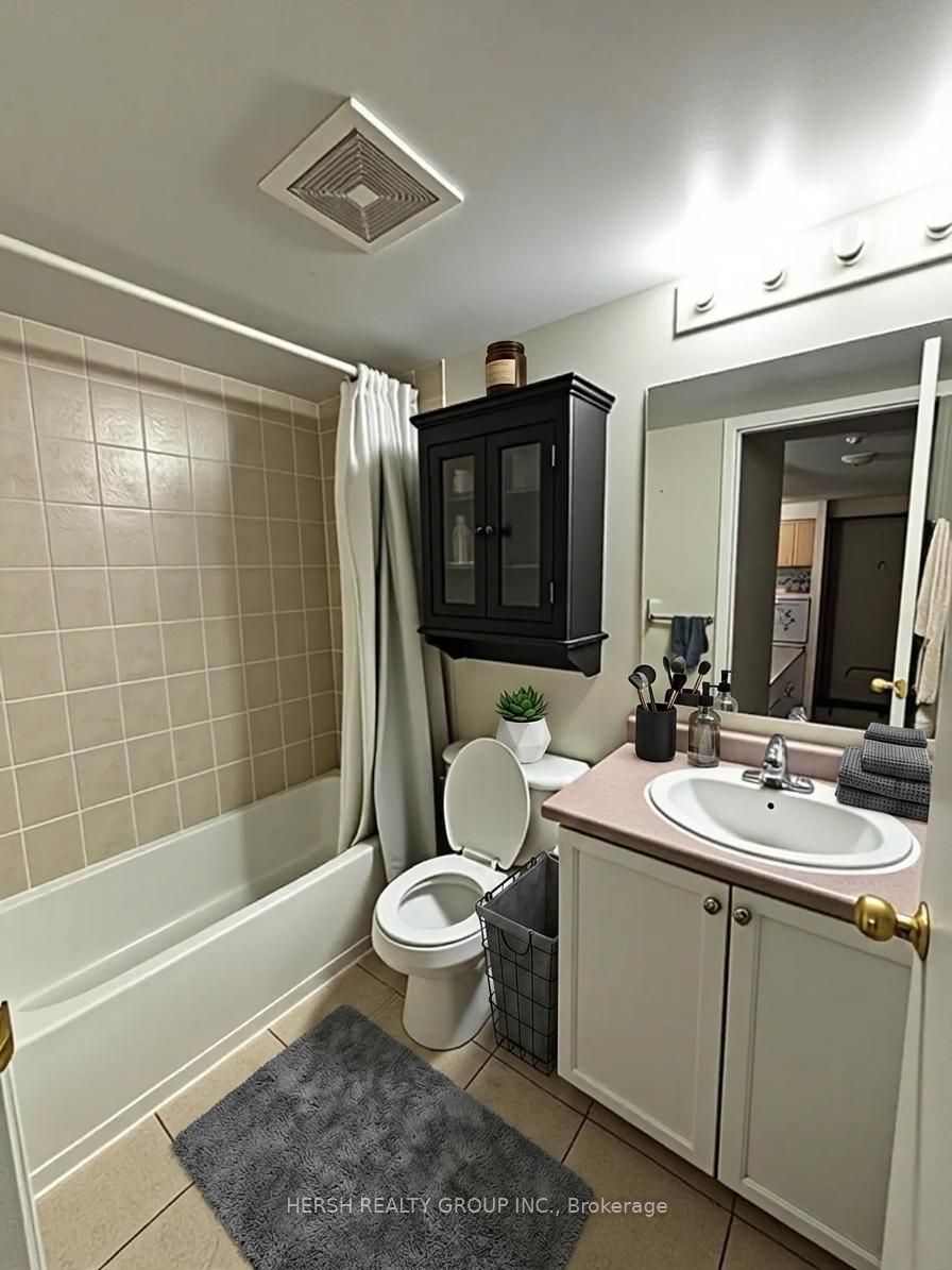 684 Warden Avenue 120, Toronto, ON M1L 4W4 photo 4