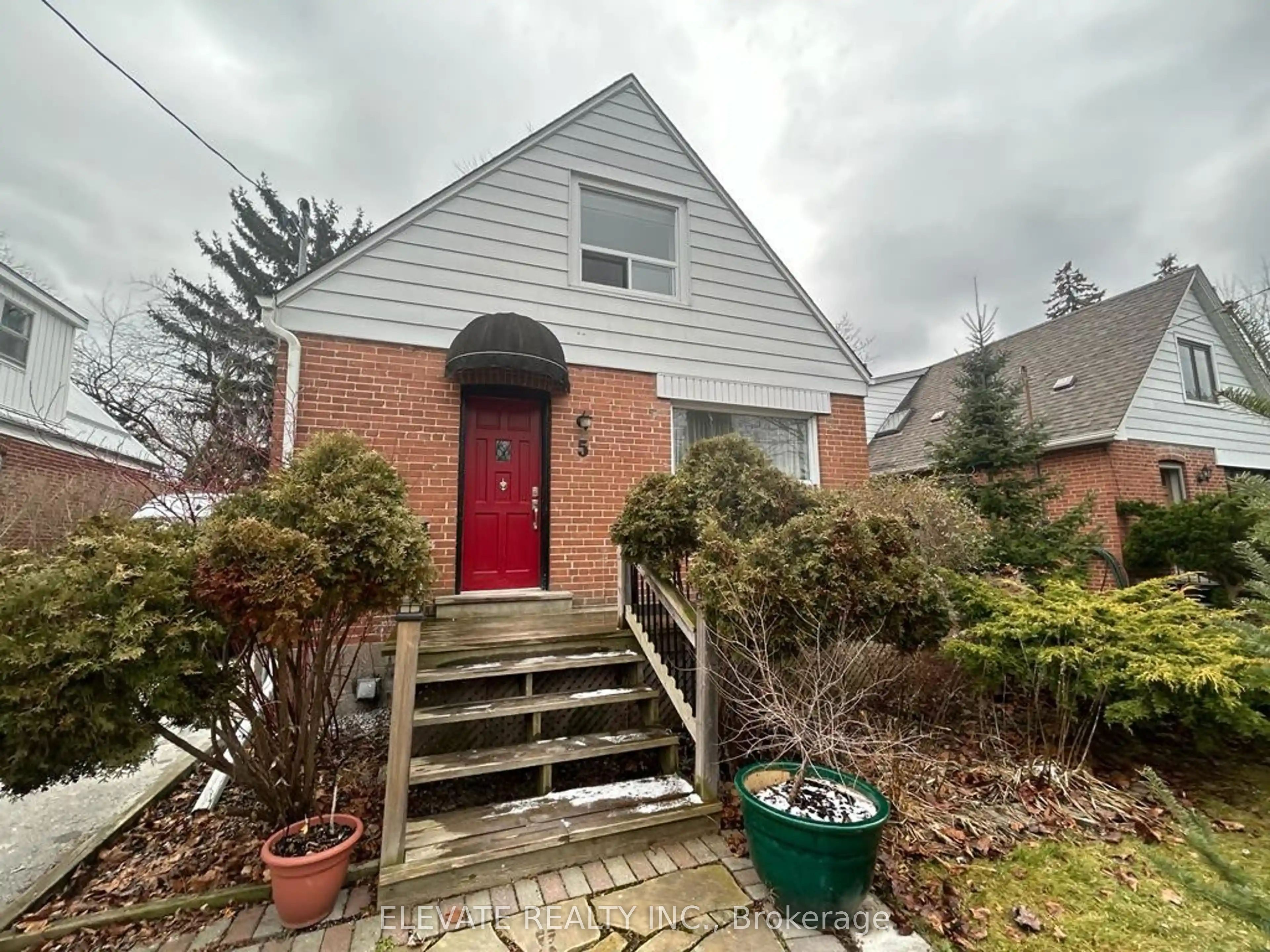 5 Hollydene Road B, Toronto, ON M1L 2A4