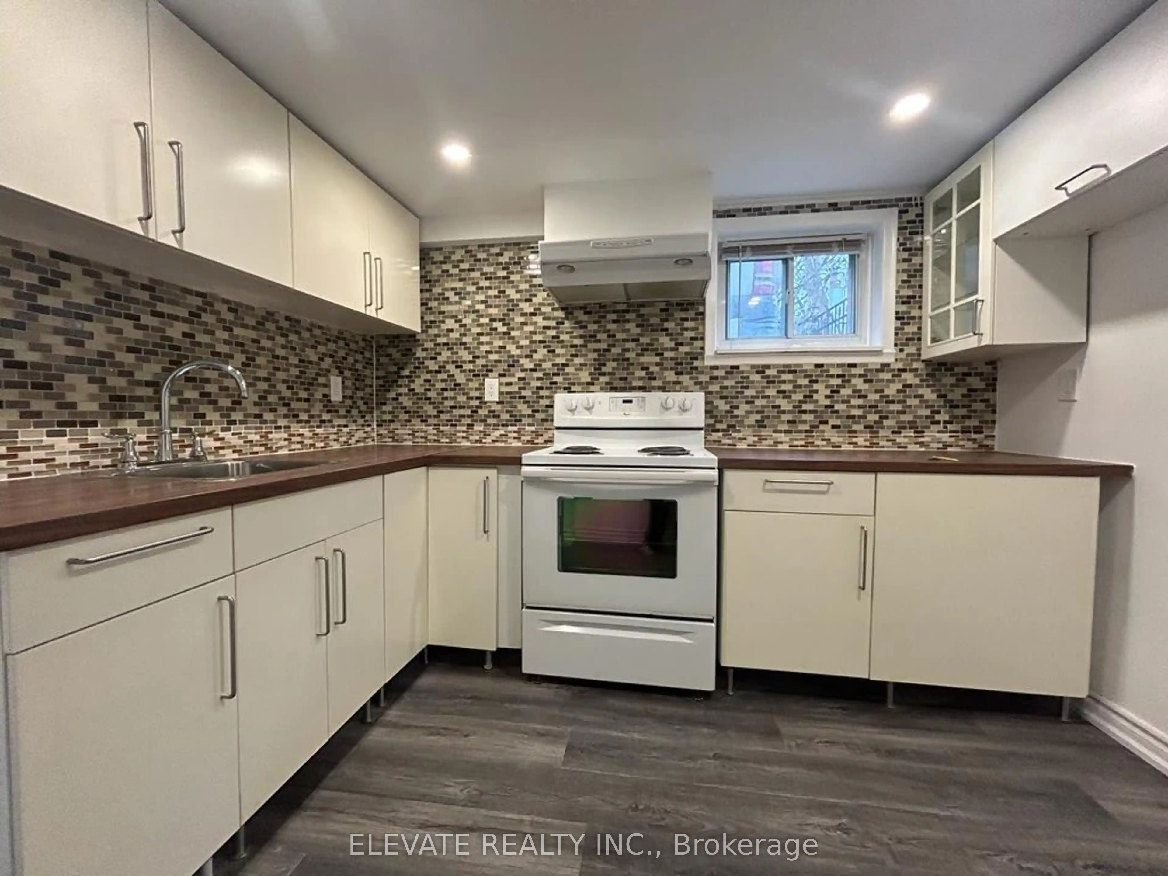 5 Hollydene Road B, Toronto, ON M1L 2A4 photo 2