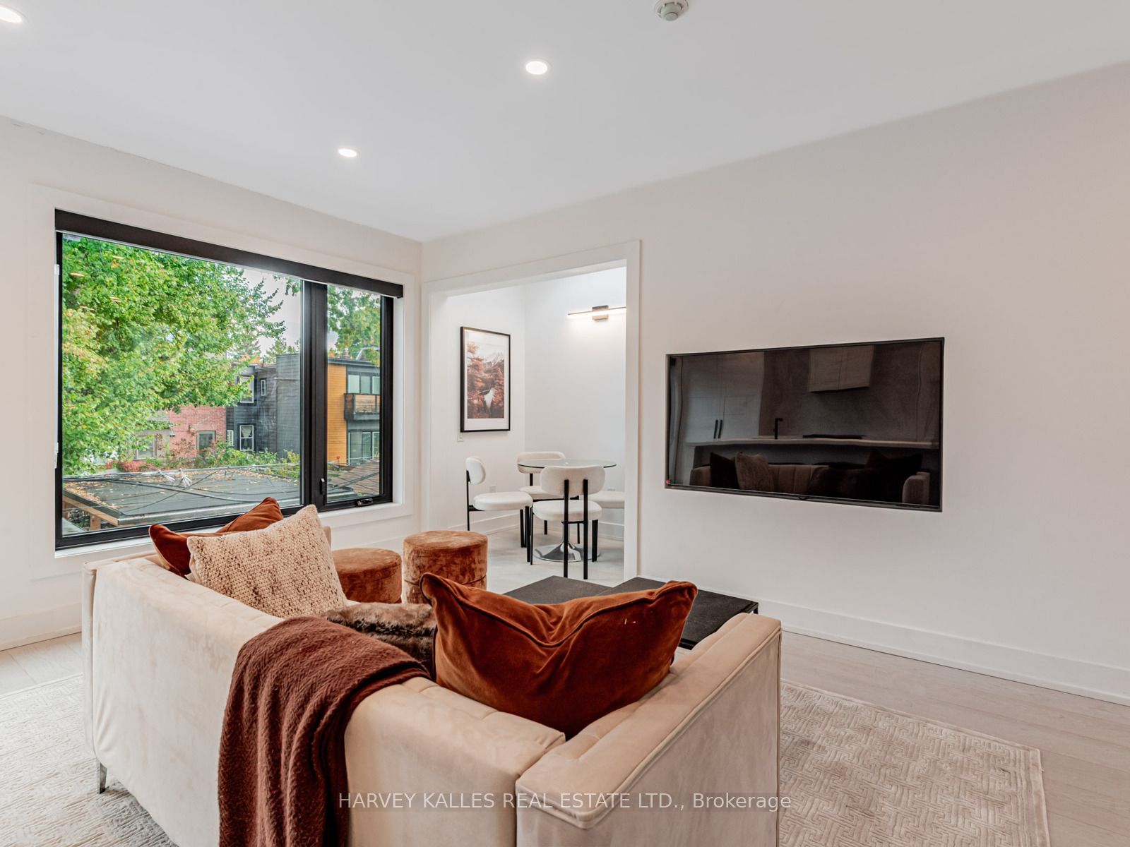 20 Leslie Garden Lane, Toronto, ON M4M 3B4 photo 4