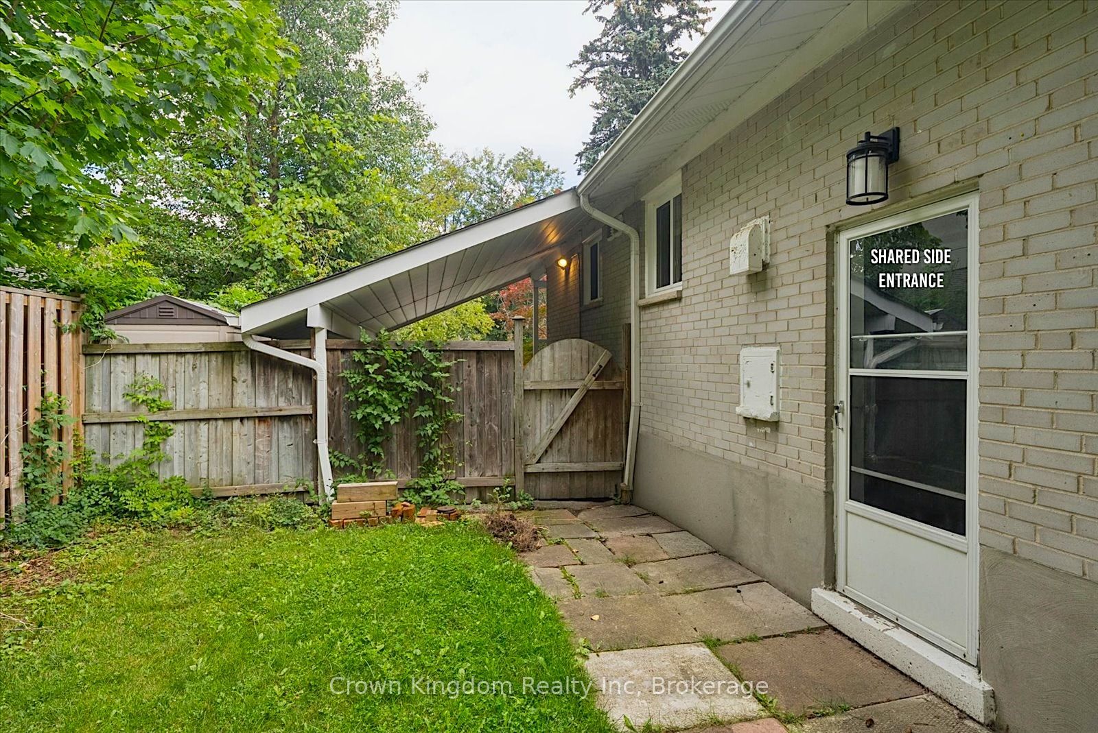 20 Lyncroft Drive Lower, Toronto, ON M1E 1X7 photo 2