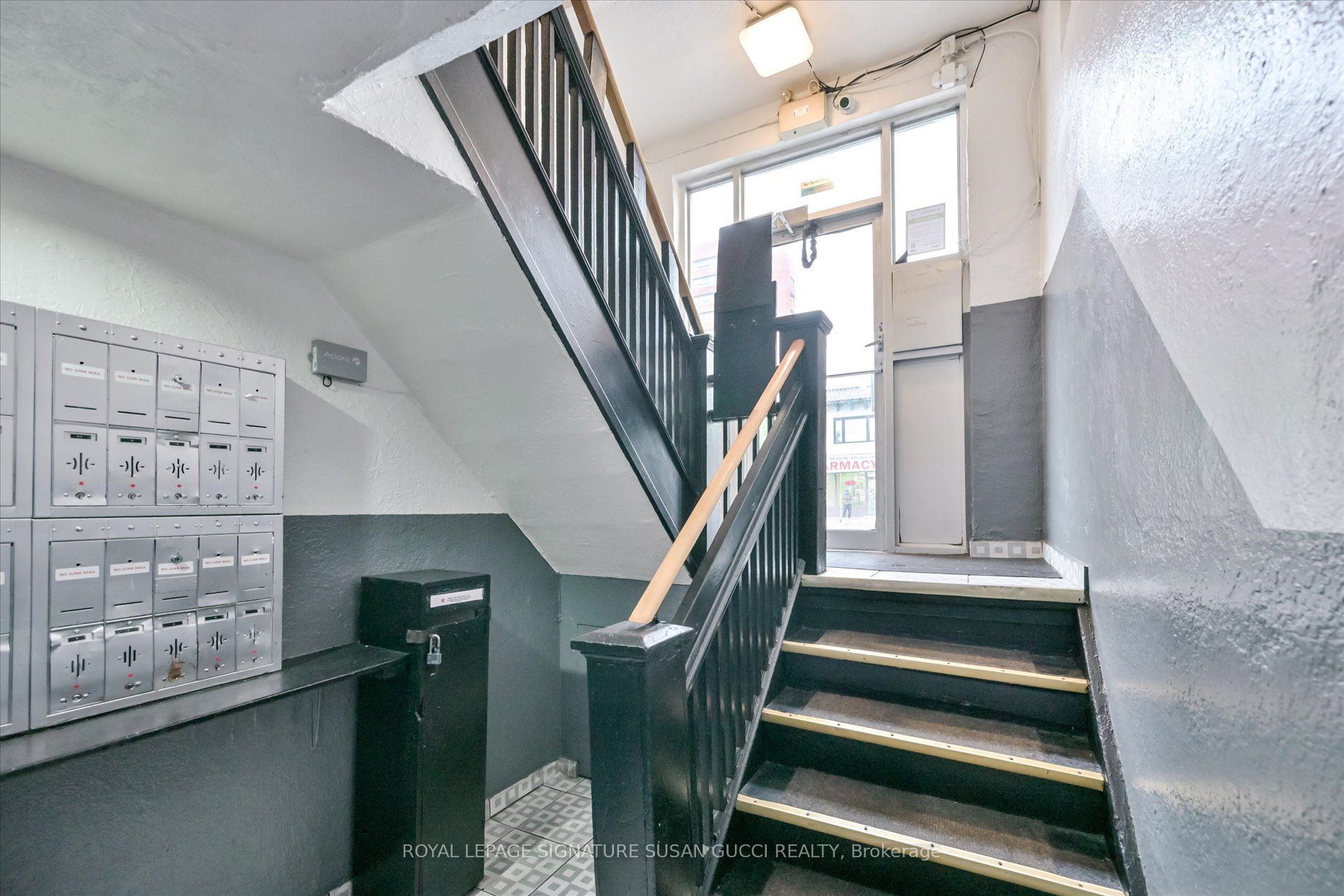 1169 Danforth Avenue 1, Toronto, ON M4J 1M5 photo 4