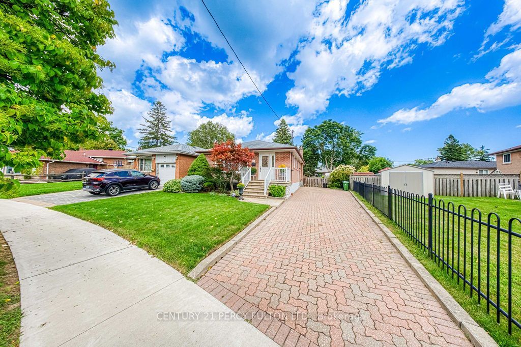 70 Limevale Crescent, Toronto, ON M1E 2K7 photo 2