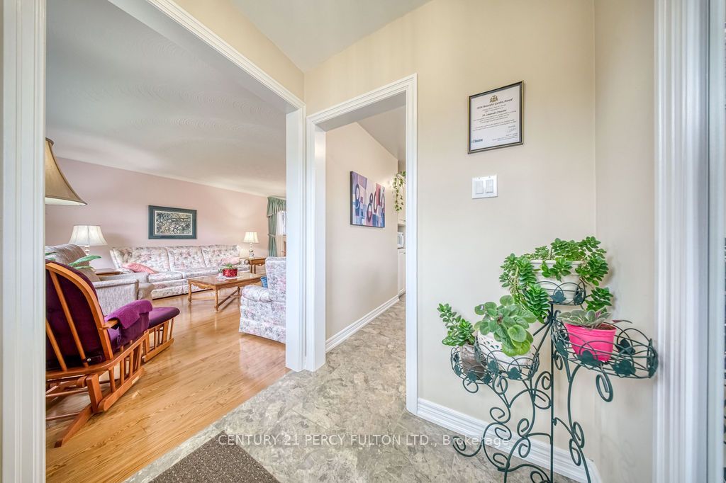 70 Limevale Crescent, Toronto, ON M1E 2K7 photo 4
