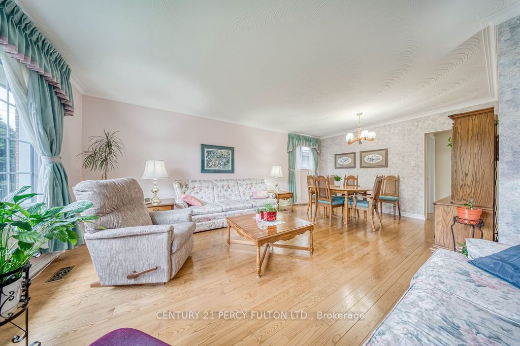 70 Limevale Crescent, Toronto, ON M1E 2K7 photo 5