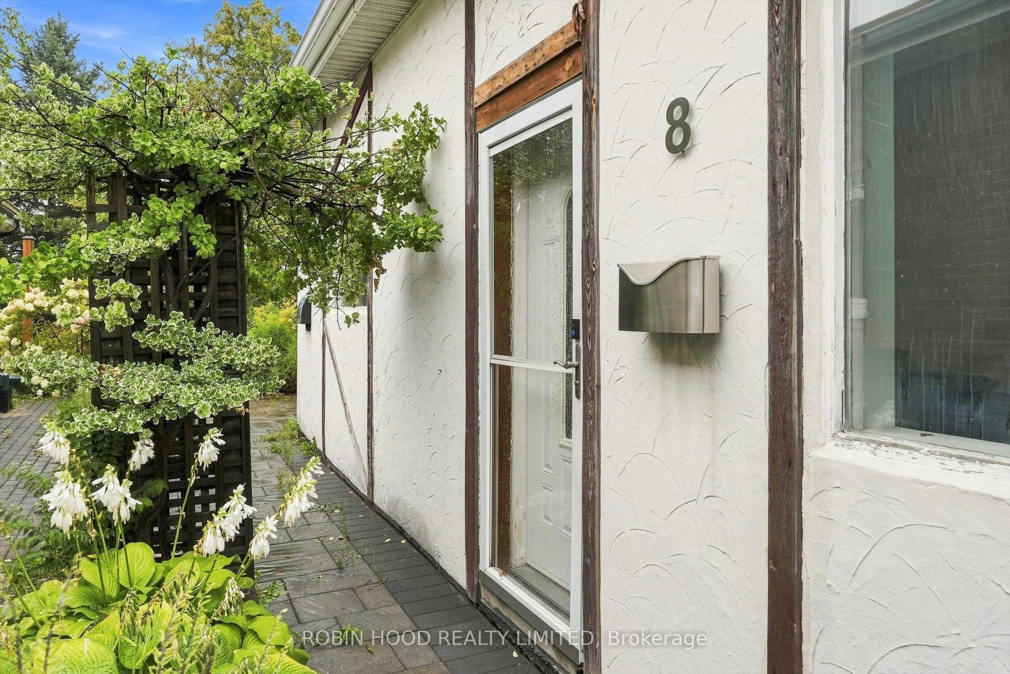 8 Pandora Circle, Toronto, ON M1H 1V2 photo 2