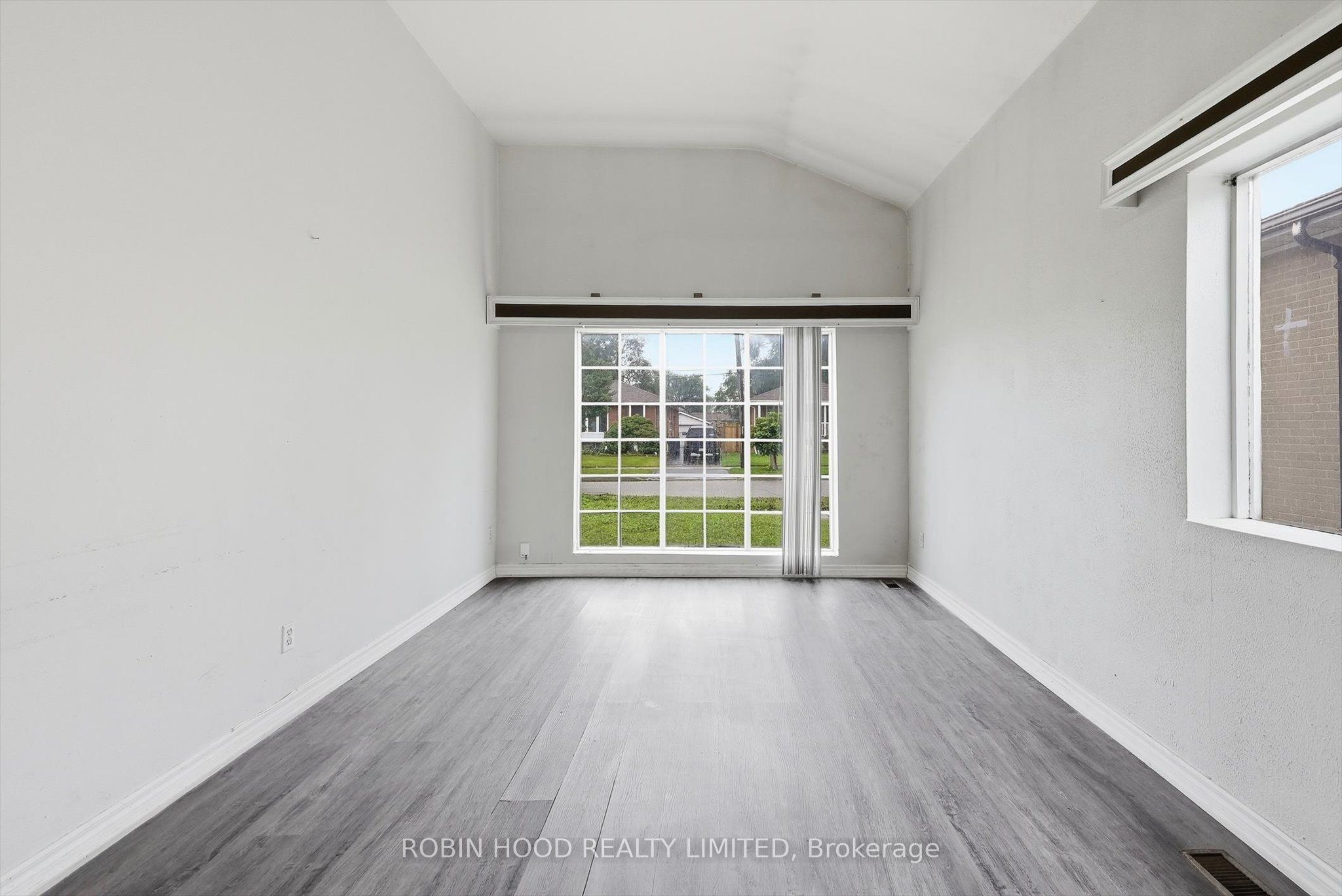 8 Pandora Circle, Toronto, ON M1H 1V2 photo 5