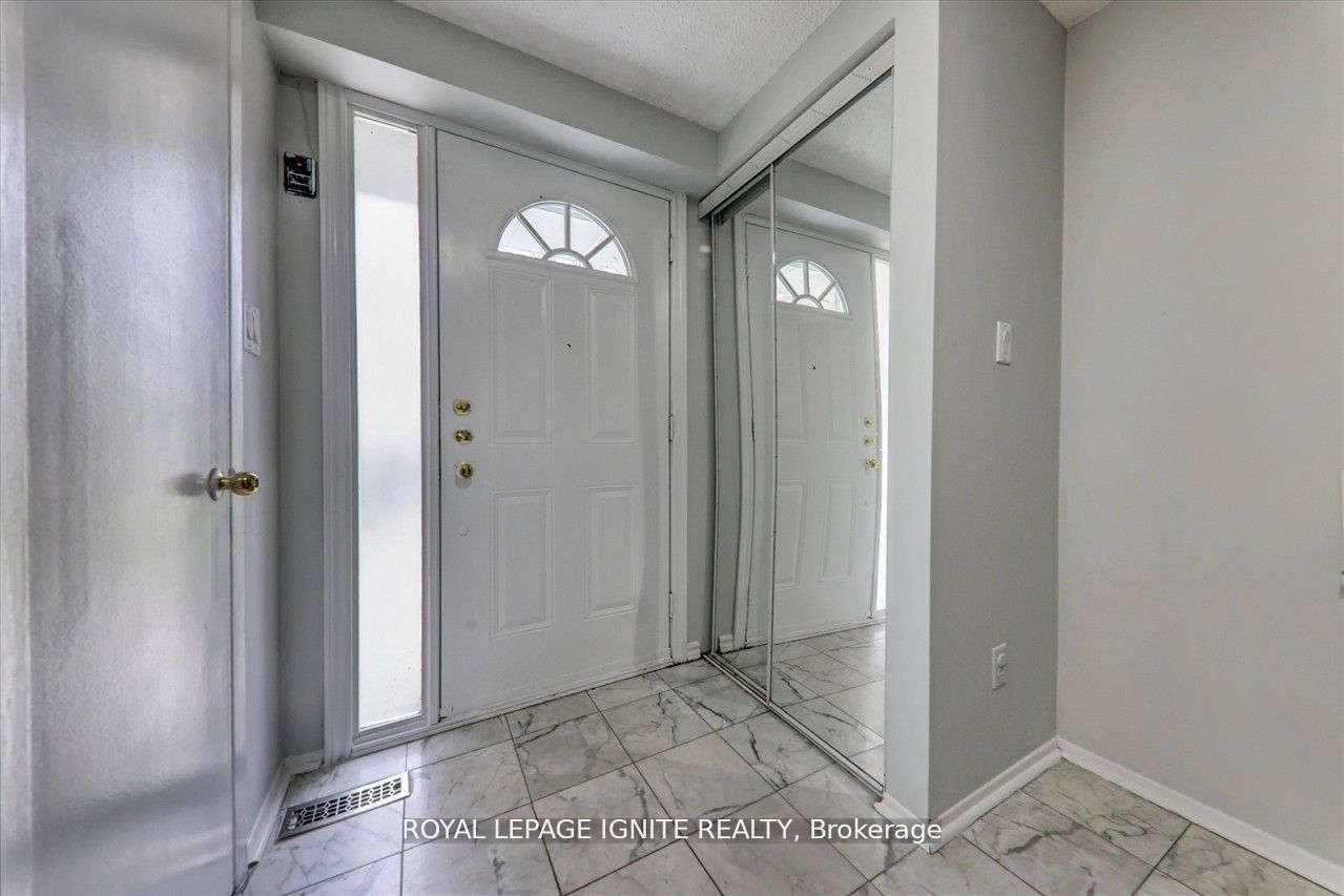 9 Pilkey Crescent, Toronto, ON M1B 2A8 photo 2