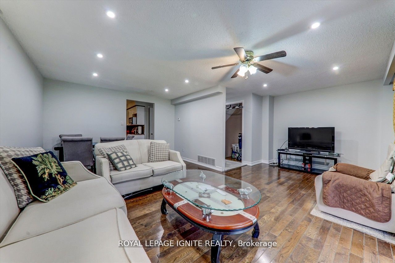 9 Pilkey Crescent, Toronto, ON M1B 2A8 photo 3