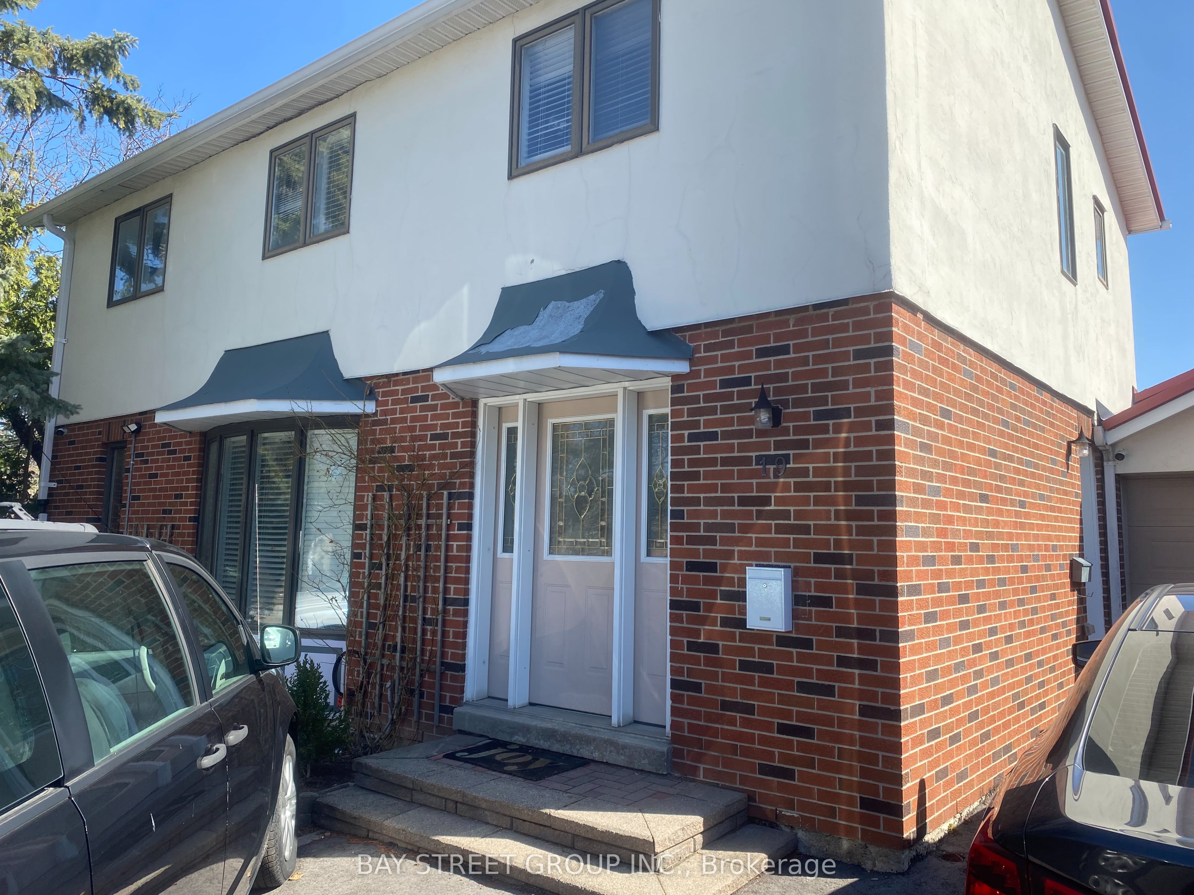 19 Dunsfold Drive 2, Toronto, ON M1B 1T5