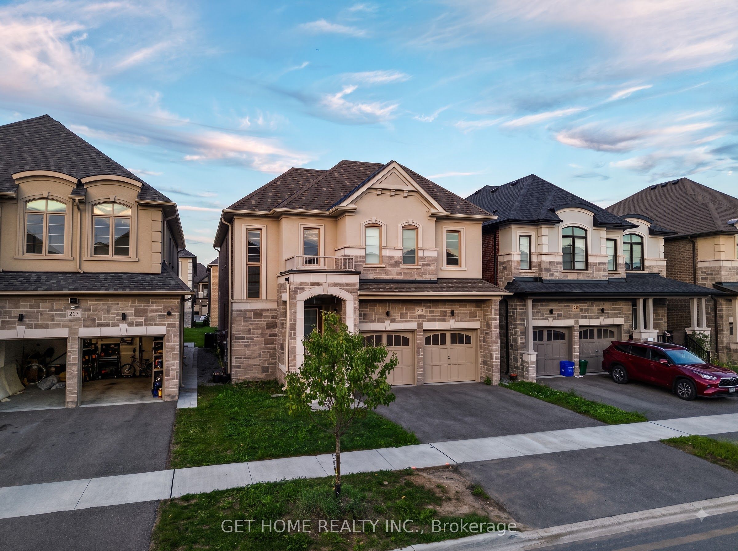 215 Ronald Gustcott Drive, Oshawa, ON L1K 3G3 photo 2