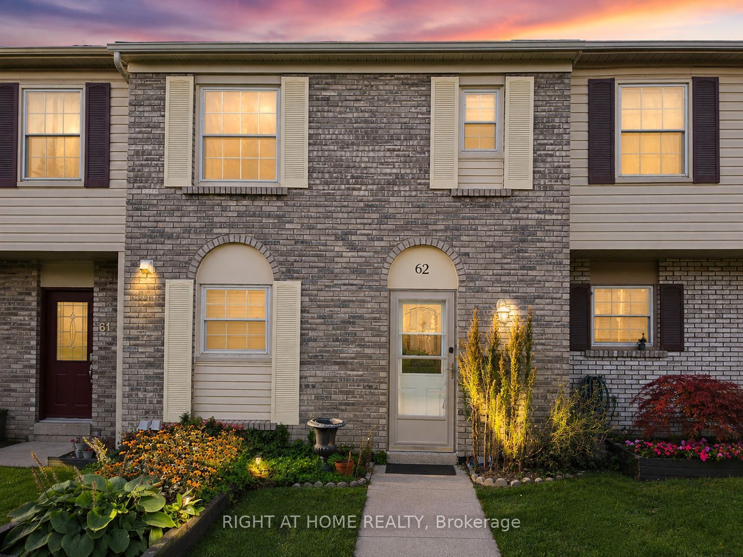 580 Eyer Drive 62, Pickering, ON L1W 3B7 photo 2