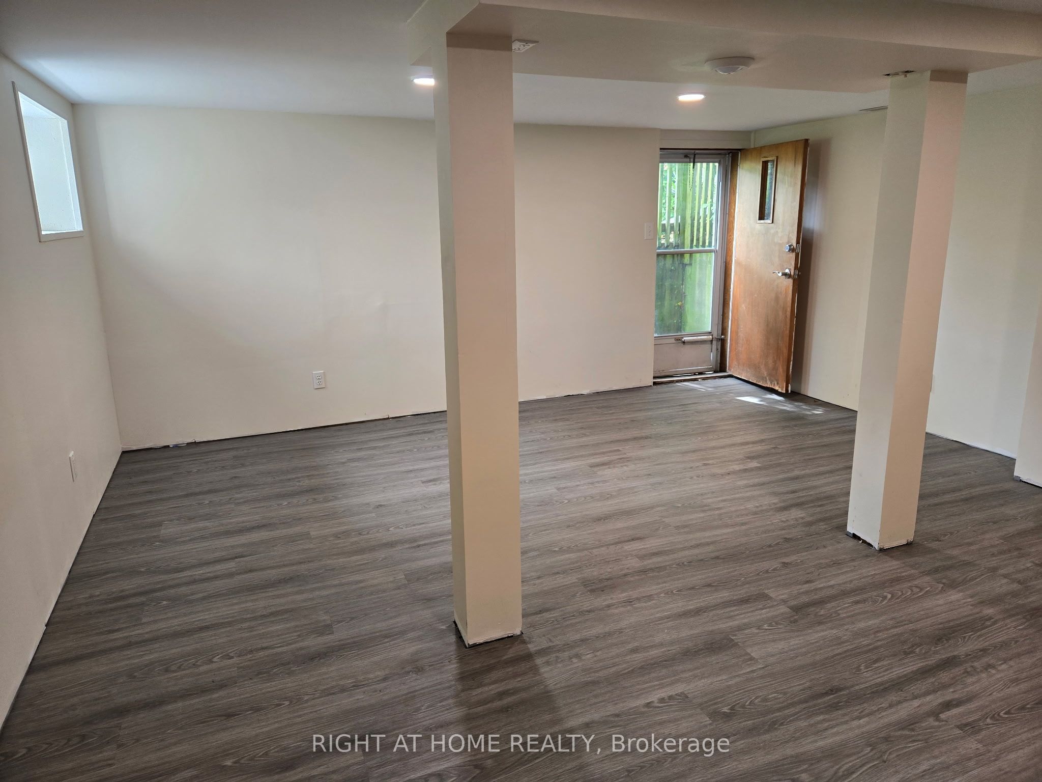 109 Furnival Road S Basement, Toronto, ON M4B 1W6