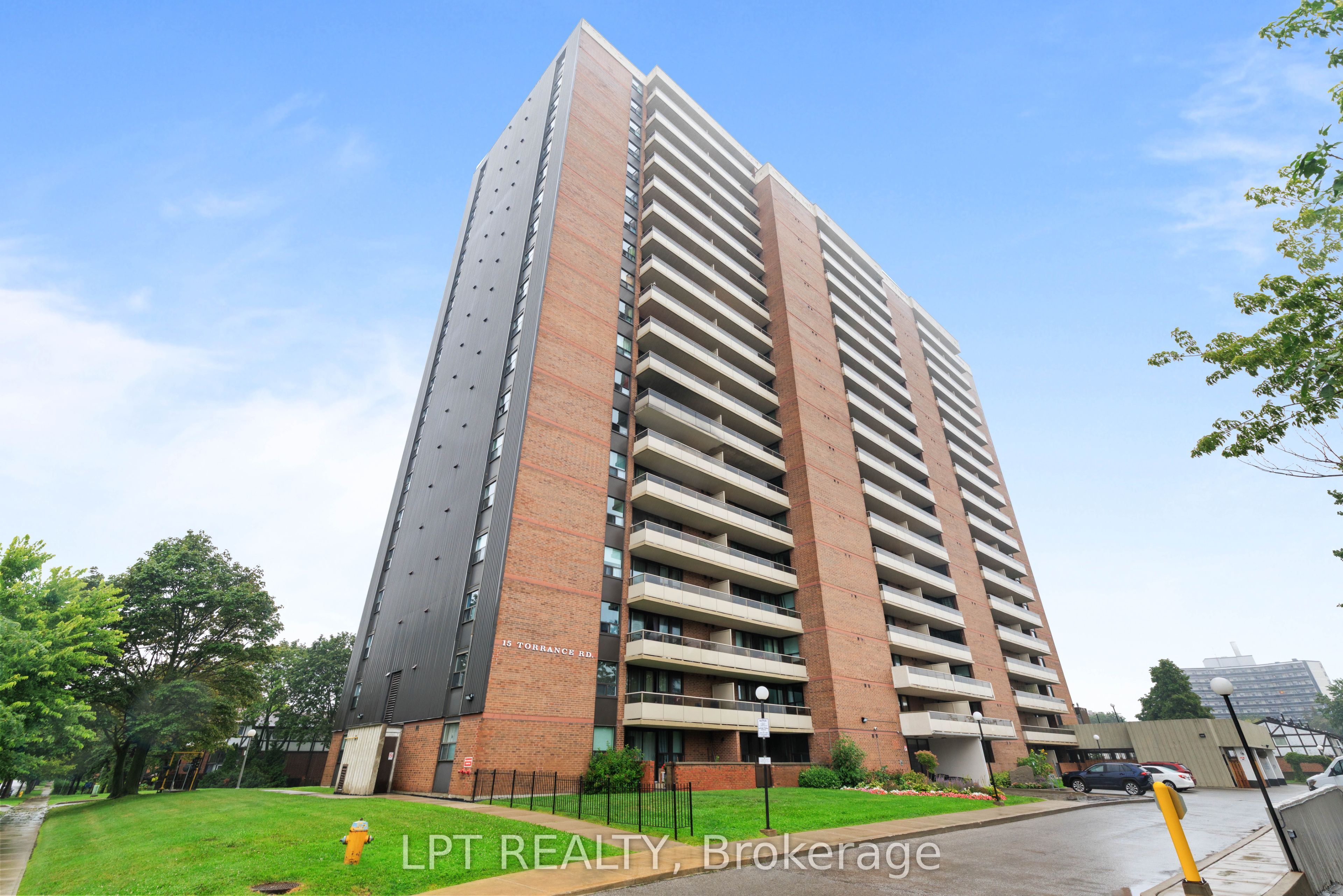 15 Torrance Road 1910, Toronto, ON M1J 3K2 photo 2