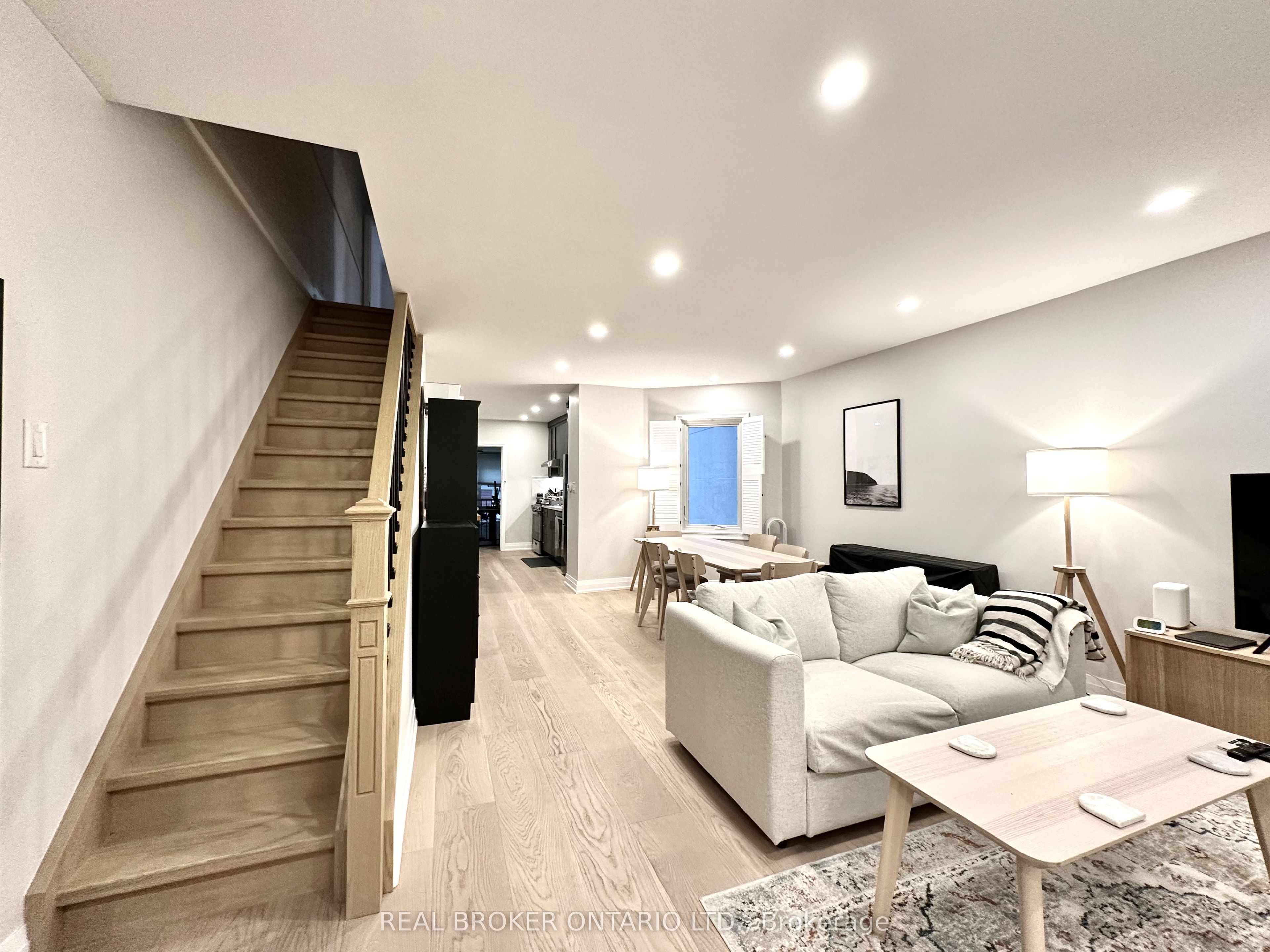 149 Wheeler Avenue, Toronto, ON M4L 3V5 photo 4