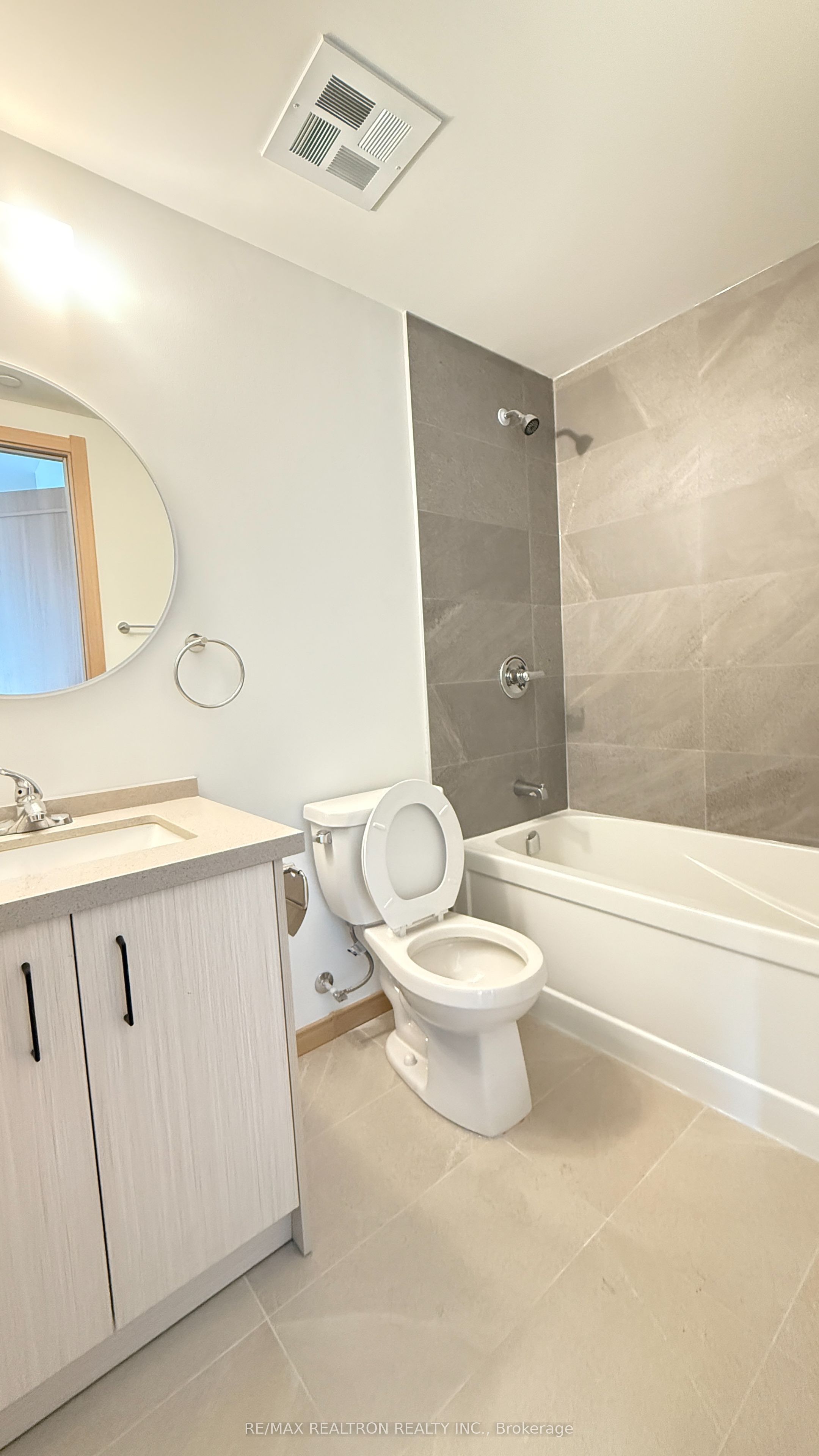 3421 Sheppard Sheppard Avenue E 717, Toronto, ON M1T 0C1 photo 4