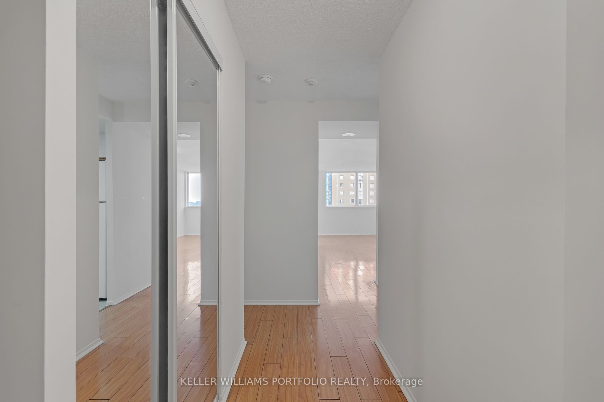 2460 Eglinton Avenue E 810, Toronto, ON M1K 5J7 photo 3