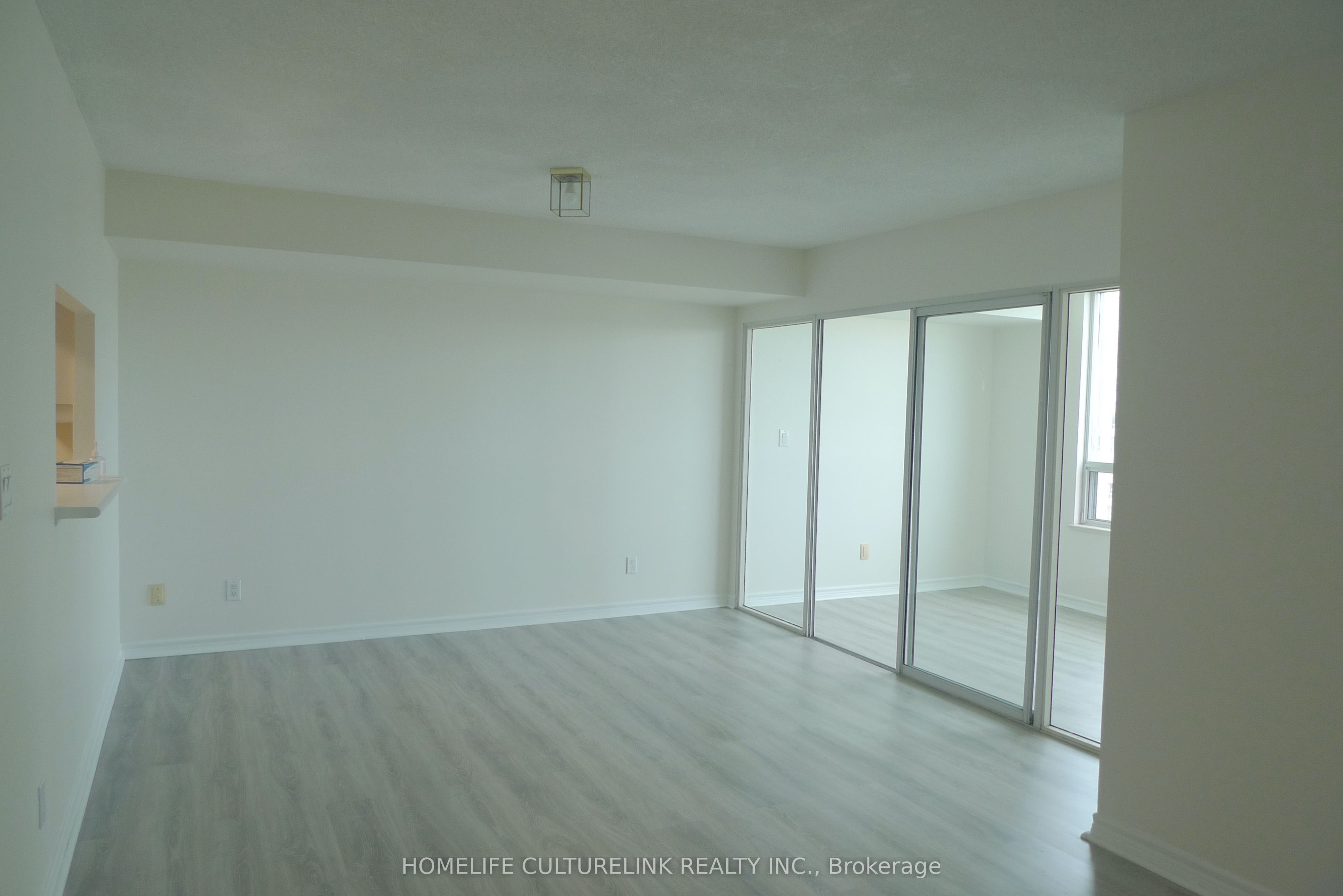 68 Corporate Drive 1929, Toronto, ON M1H 3H3 photo 3