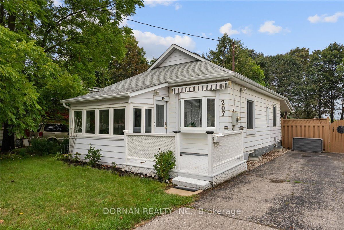 207 Verdun Road, Oshawa, ON L1H 5T1