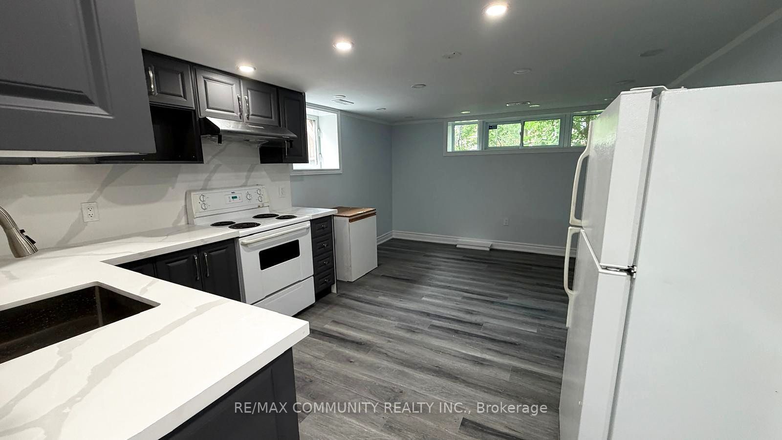 51 Sharbot Avenue BSMT, Toronto, ON M1H 1Z2 photo 2