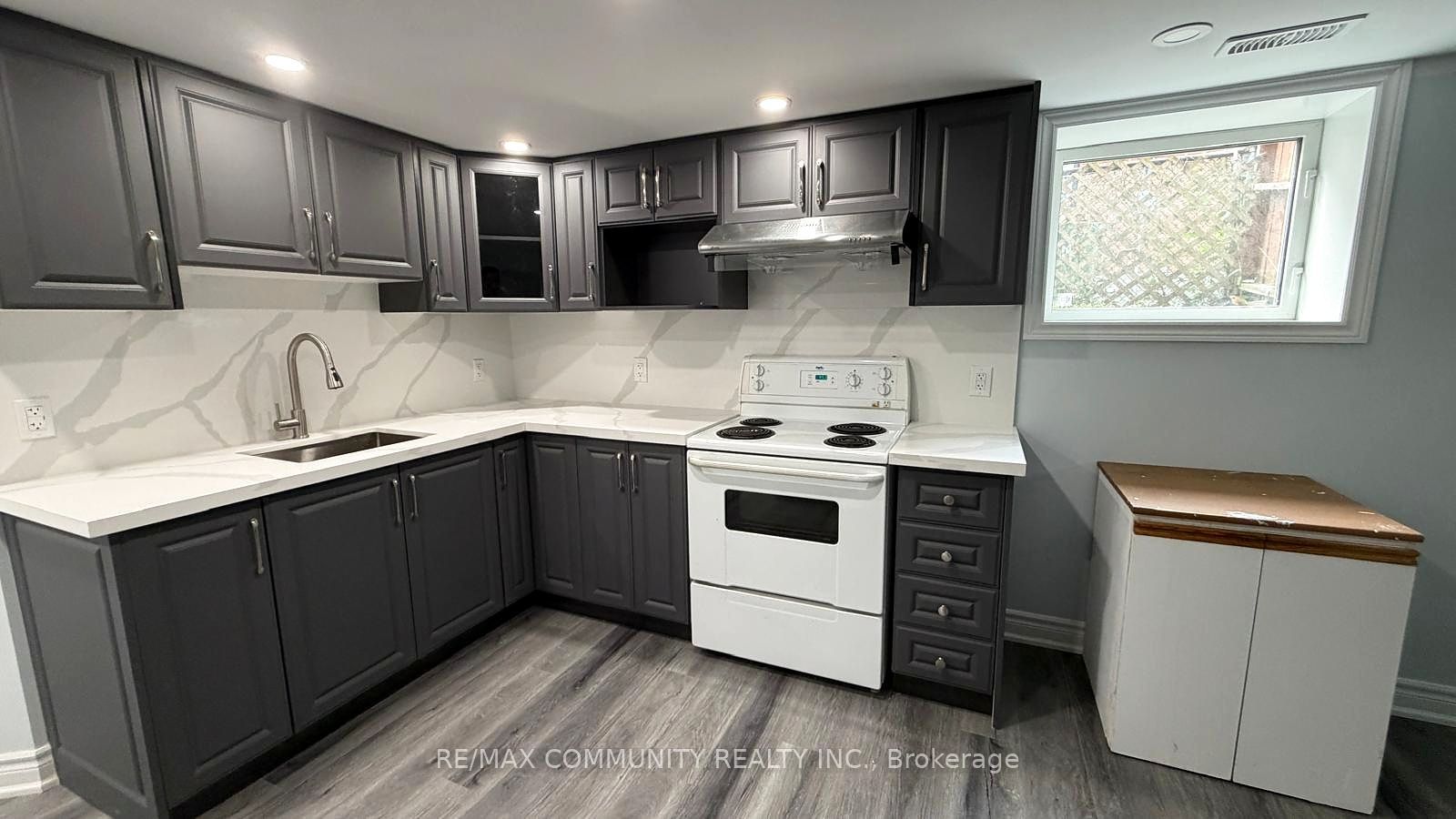 51 Sharbot Avenue BSMT, Toronto, ON M1H 1Z2 photo 3