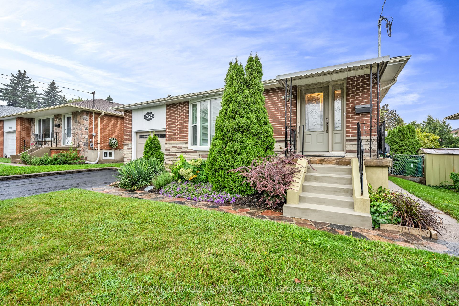 252 Brimorton Road, Toronto, ON M1H 2E1 photo 2