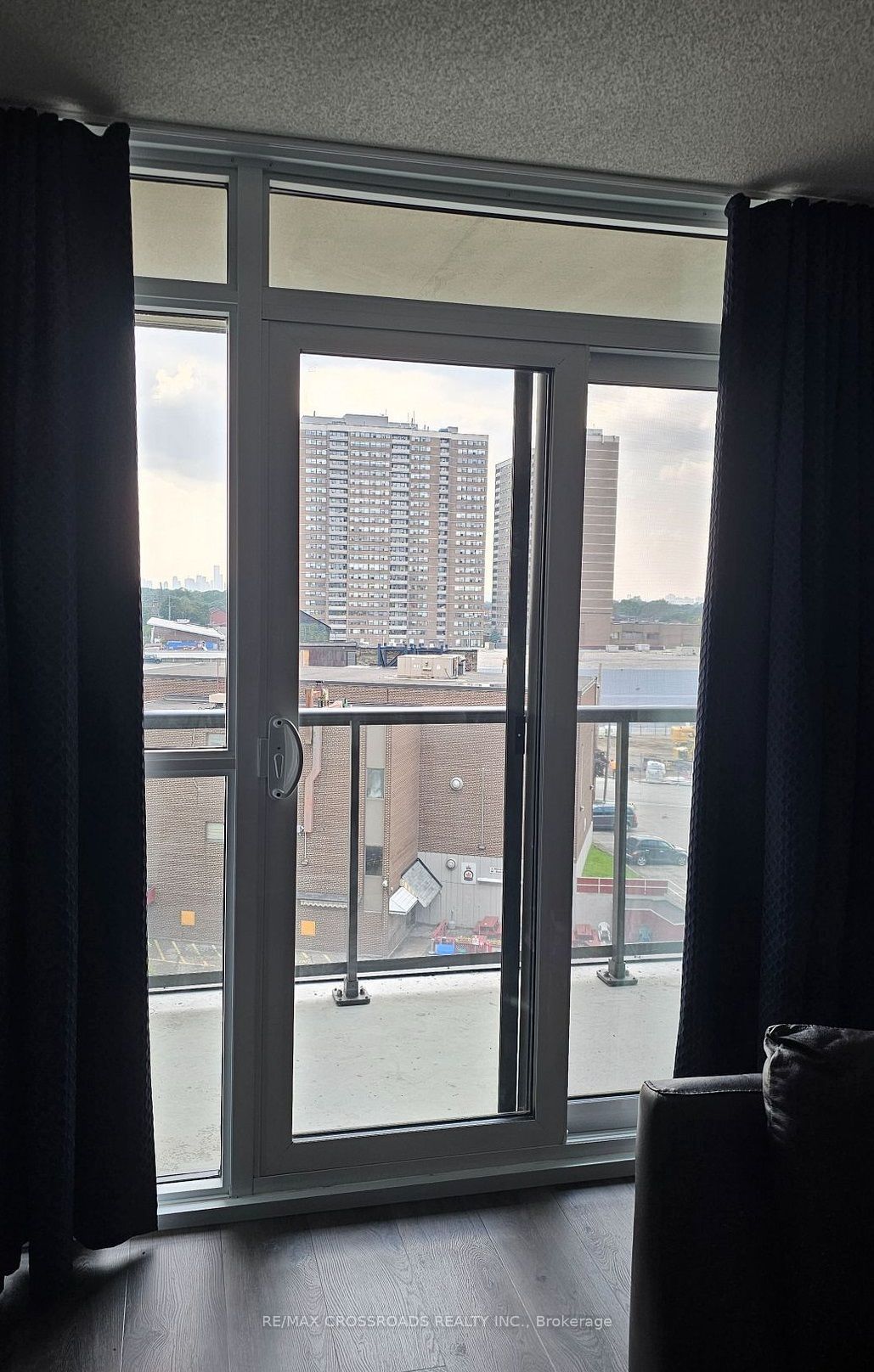8 Trent Avenue 502, Toronto, ON M4C 0A6 photo 3