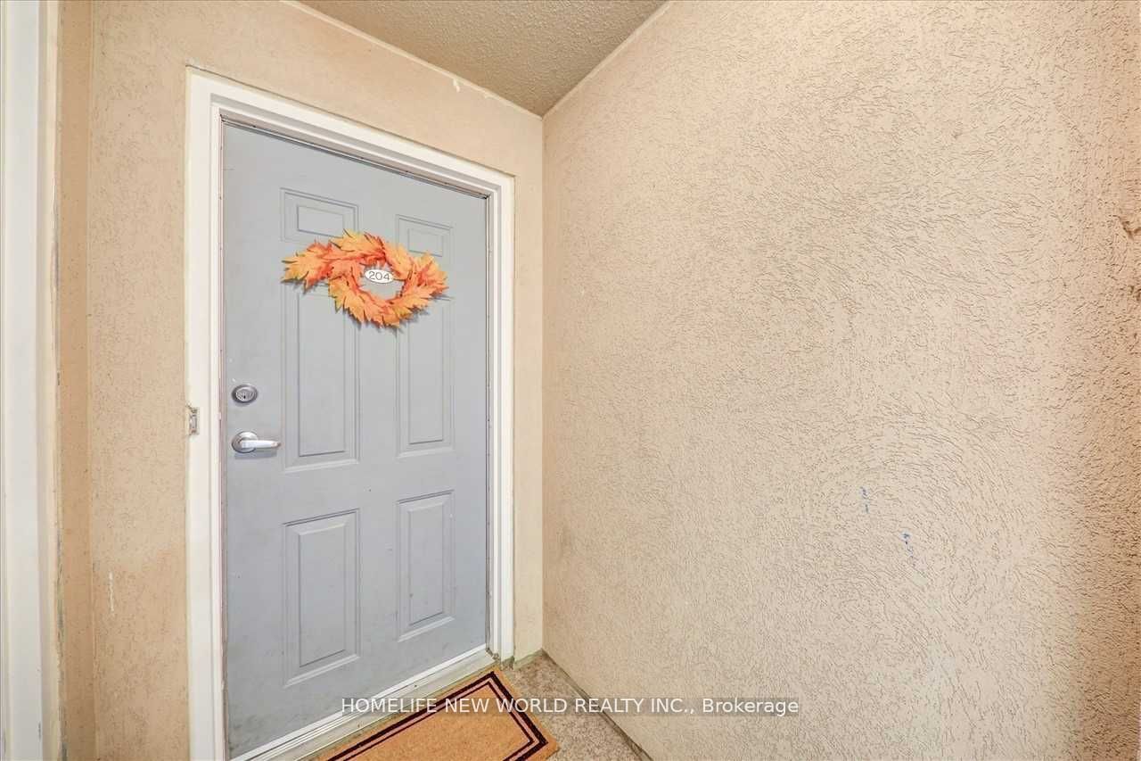 35 Strangford Lane 204, Toronto, ON M1L 0E5 photo 3