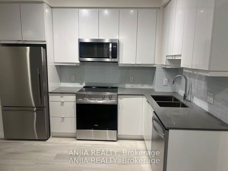 3270 Sheppard Avenue E 430, Toronto, ON M1T 3K3 photo 4
