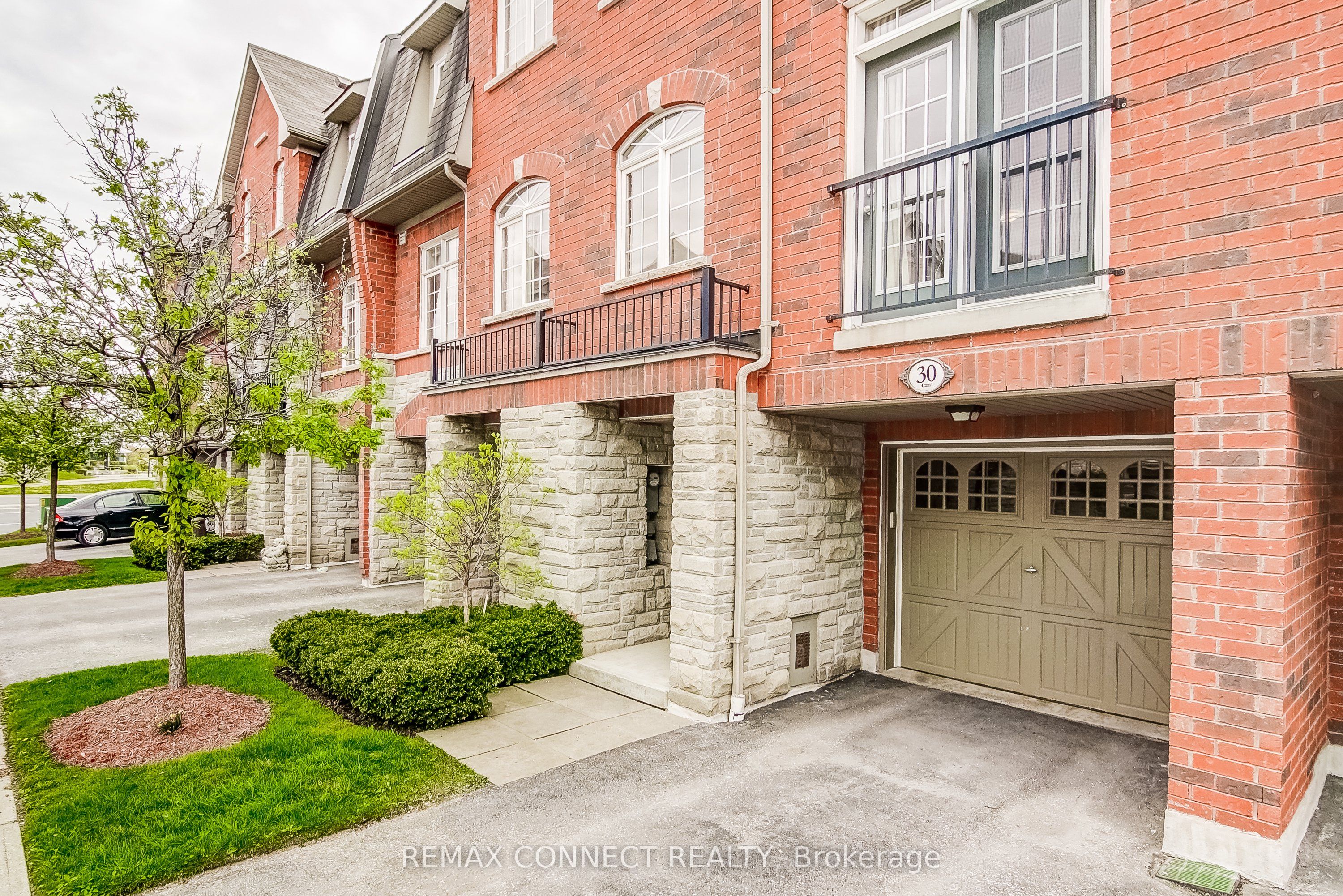 1701 Finch Avenue 30, Pickering, ON L1V 0B7 photo 2