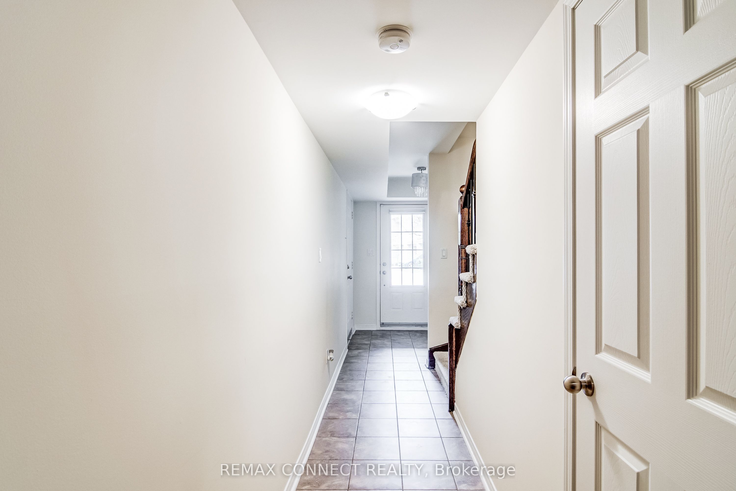 1701 Finch Avenue 30, Pickering, ON L1V 0B7 photo 4