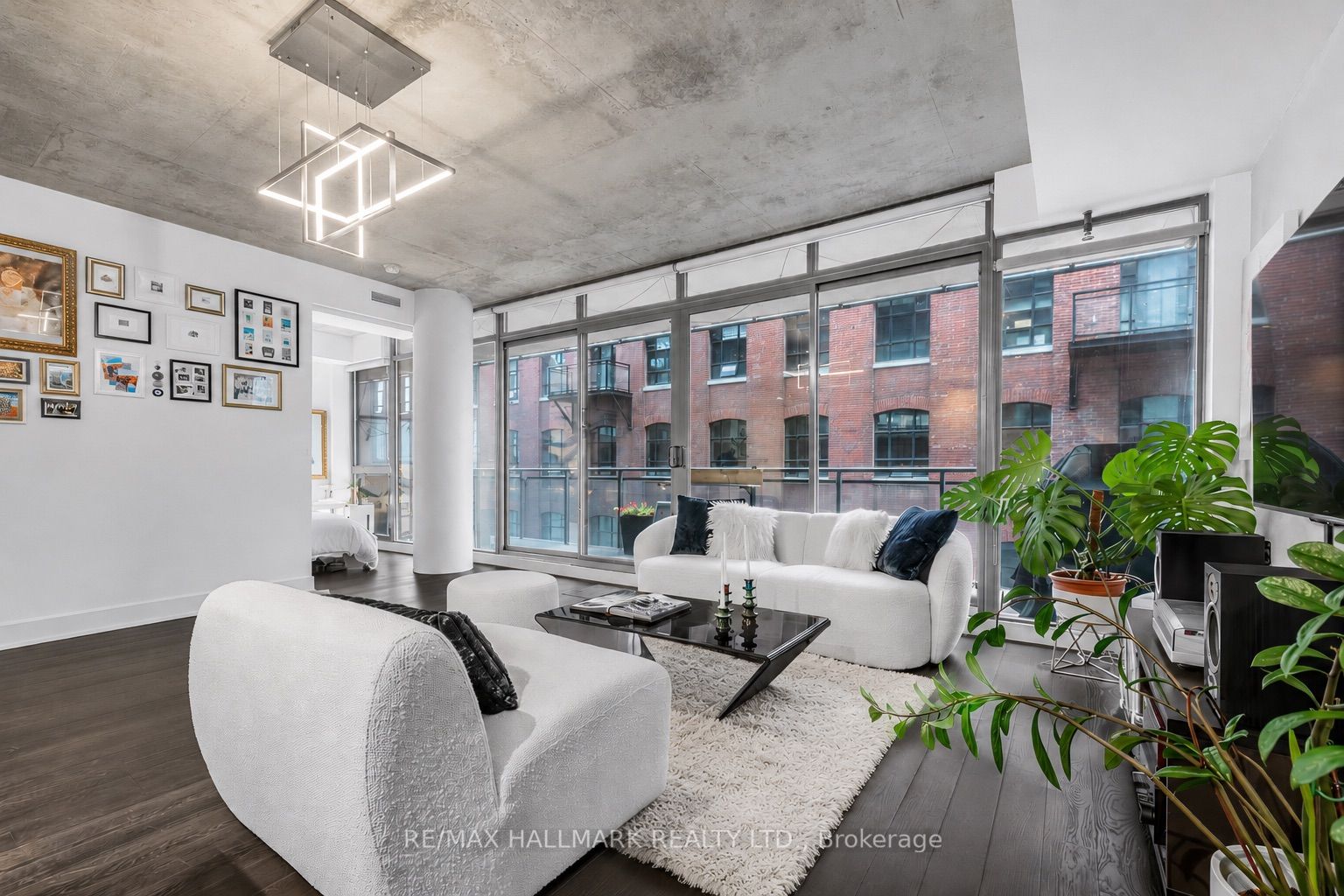 90 Broadview Avenue 408, Toronto, ON M4M 0A7 photo 5