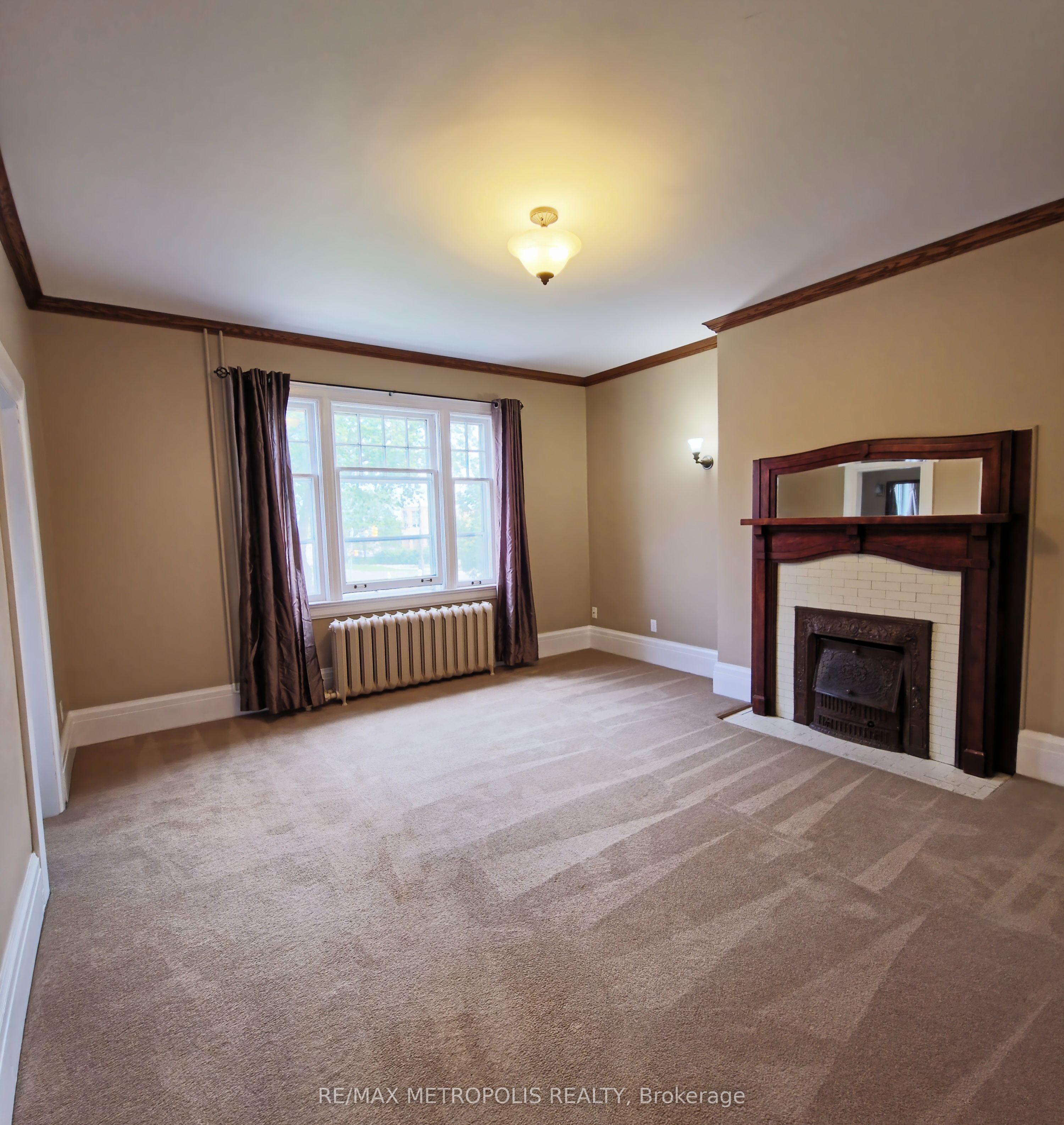 1110 Simcoe Street S Upper #2, Oshawa, ON L1H 4L8 photo 5