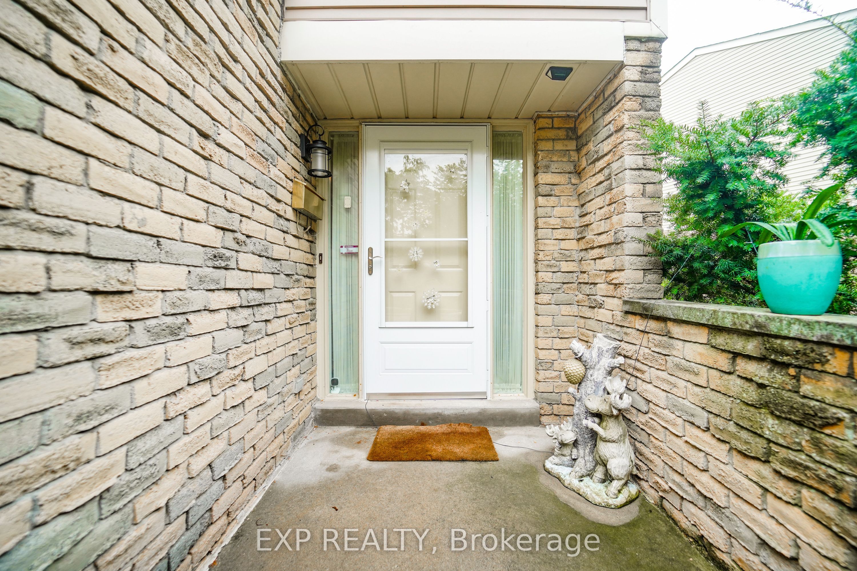 61 Wintermute Boulevard, Toronto, ON M1W 3M7 photo 4