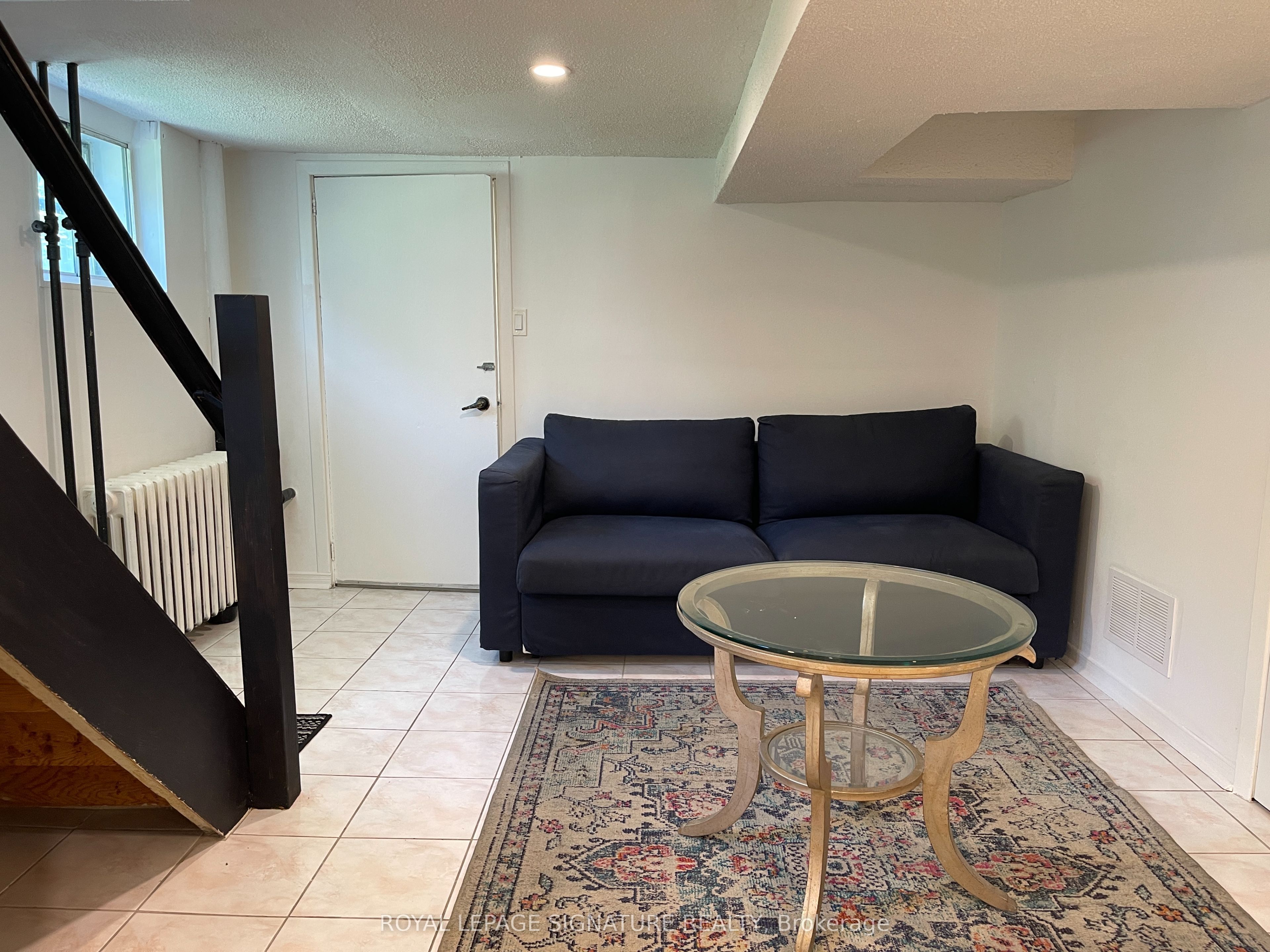 24 Weymouth Avenue Bsmt, Toronto, ON M4C 1R7 photo 2